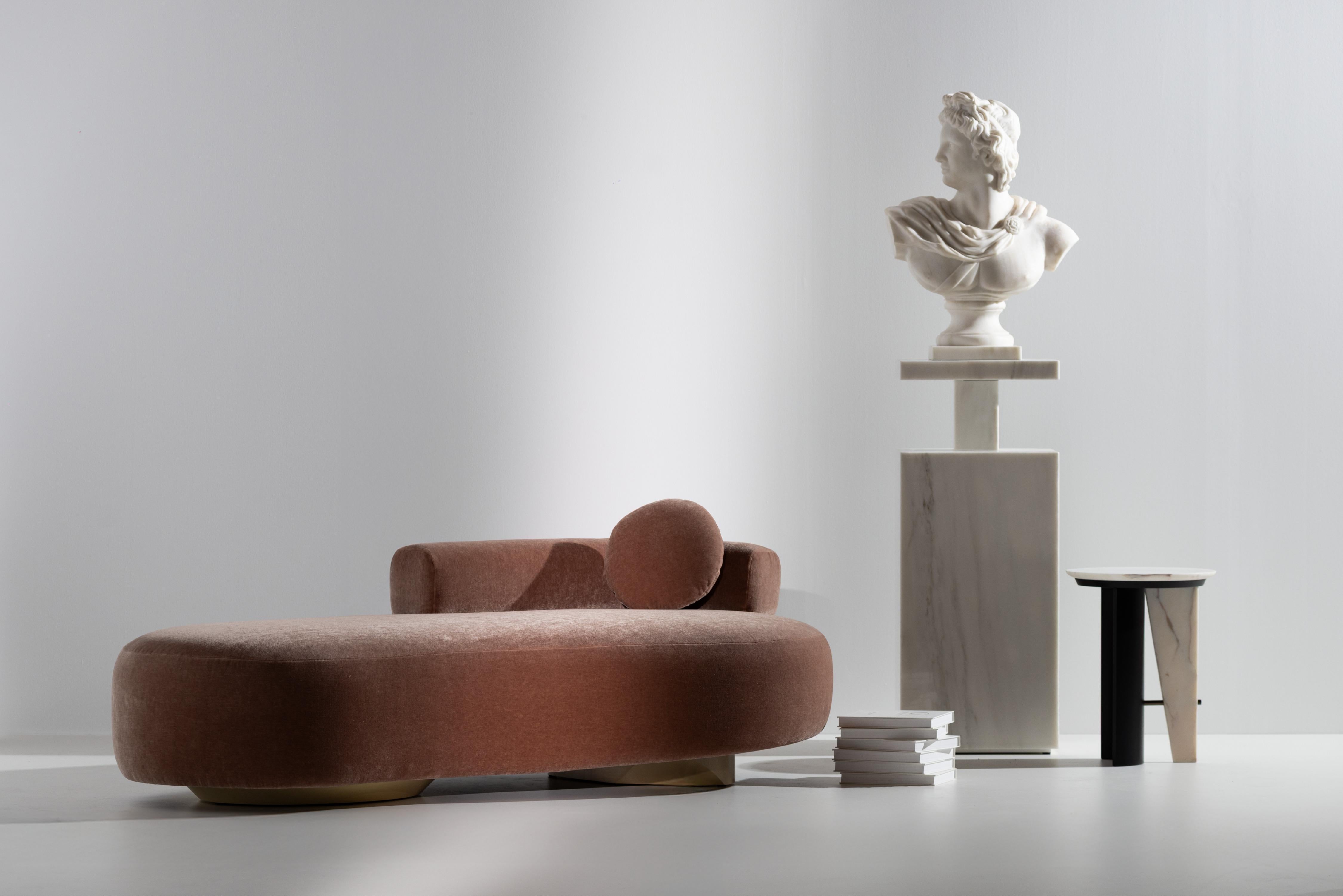 Table d'appoint moderne Foice en laiton et marbre Calacatta, fabriquée à la main au Portugal par Greenapple en vente 10