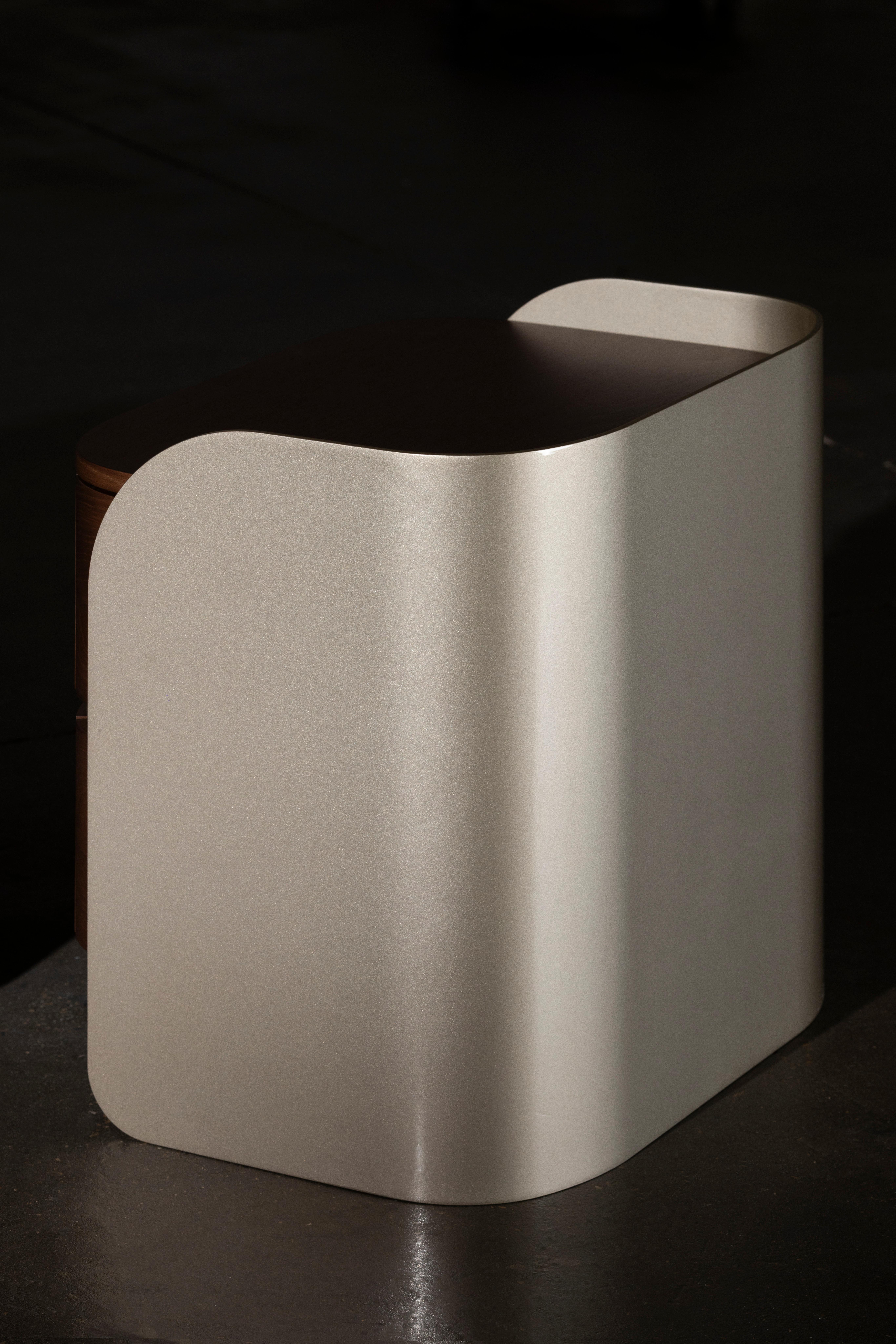 Table de chevet moderne Foldes Set/2, Champagne Laqué, Oak, Handmade by Greenapple en vente 6