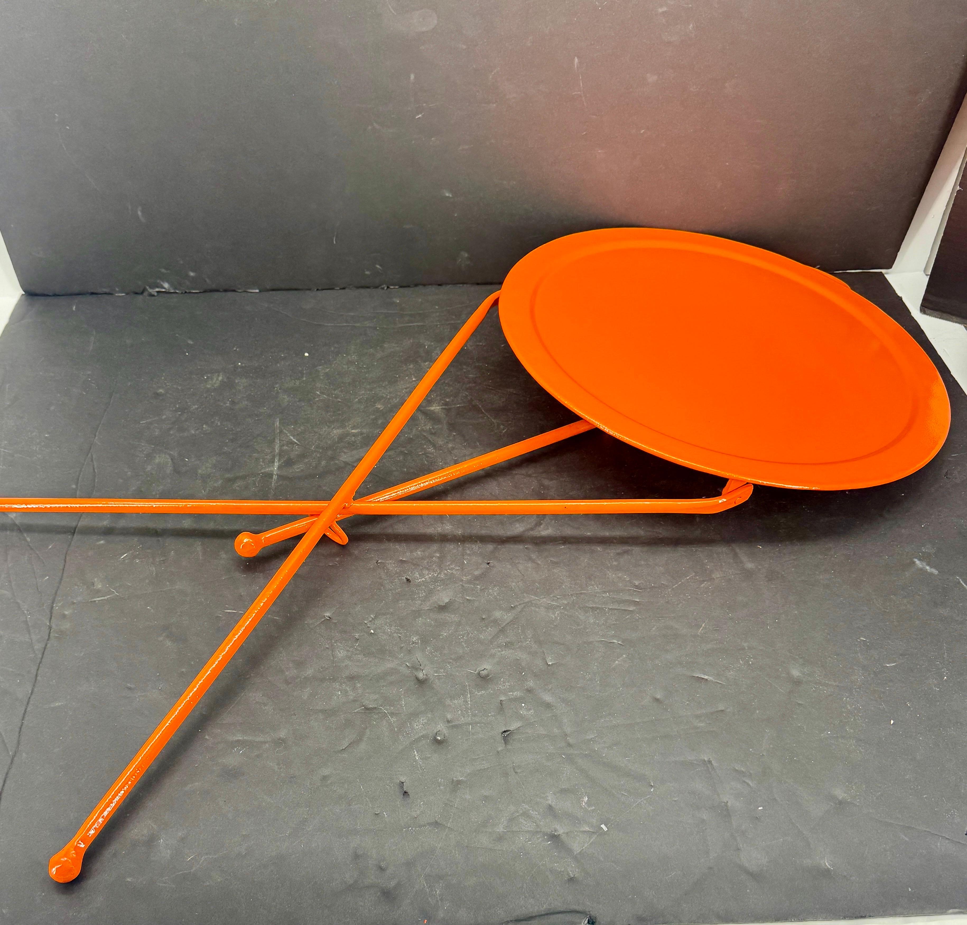 Modern Foldable Metal Hermes-Orange Round Cafe Table For Sale 10