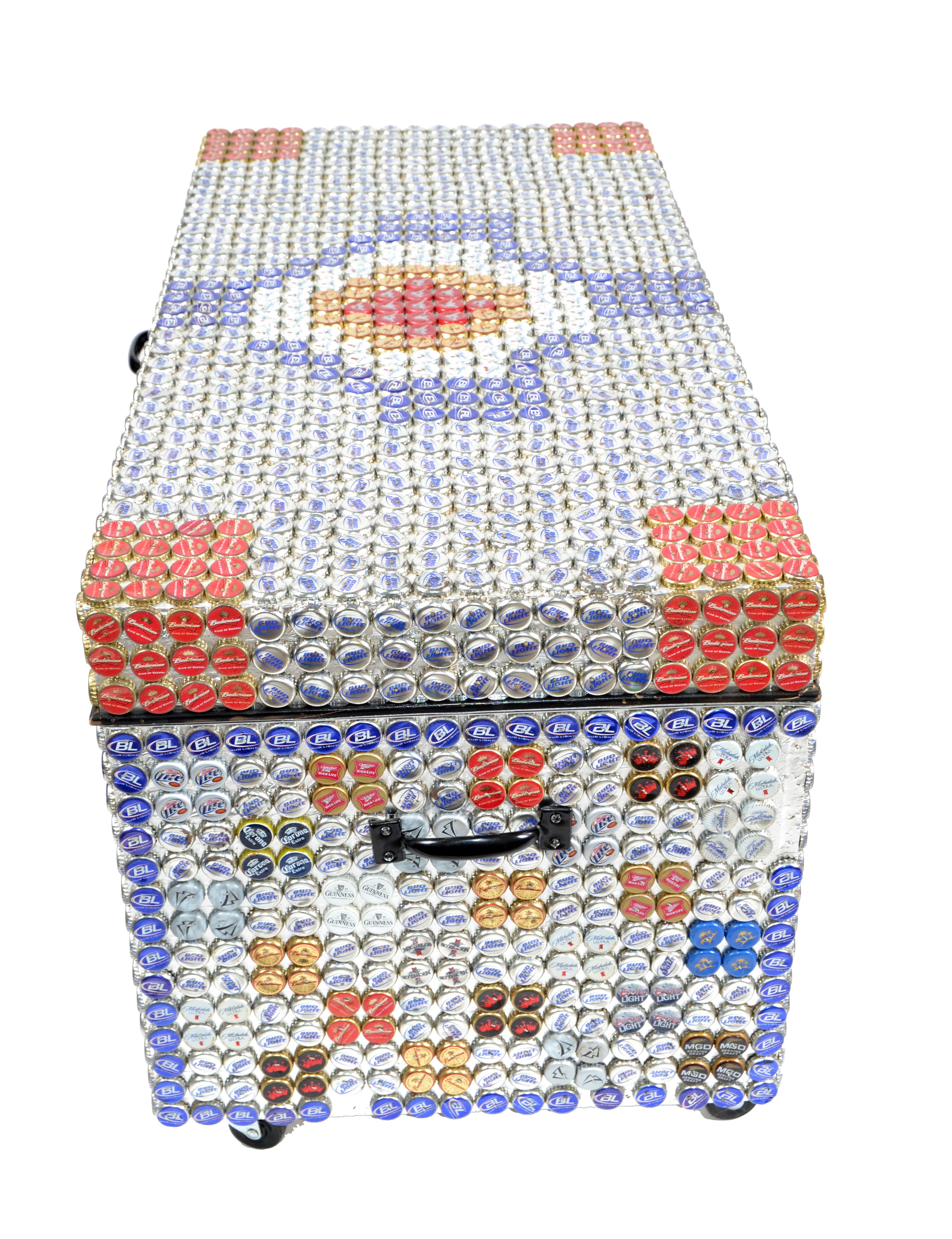Modern Folk Art Beer Bottle Caps Wood Blanket Chest on Casters Pop Art 1980  In Good Condition For Sale In Miami, FL