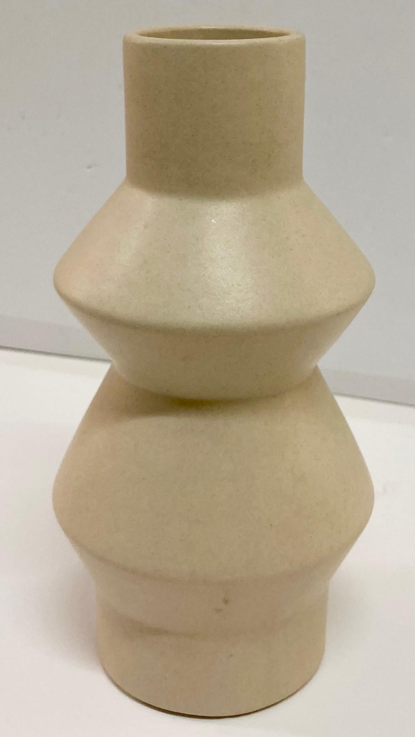 Ceramica Vaso Modern Form A smaltato opaco Nature in vendita