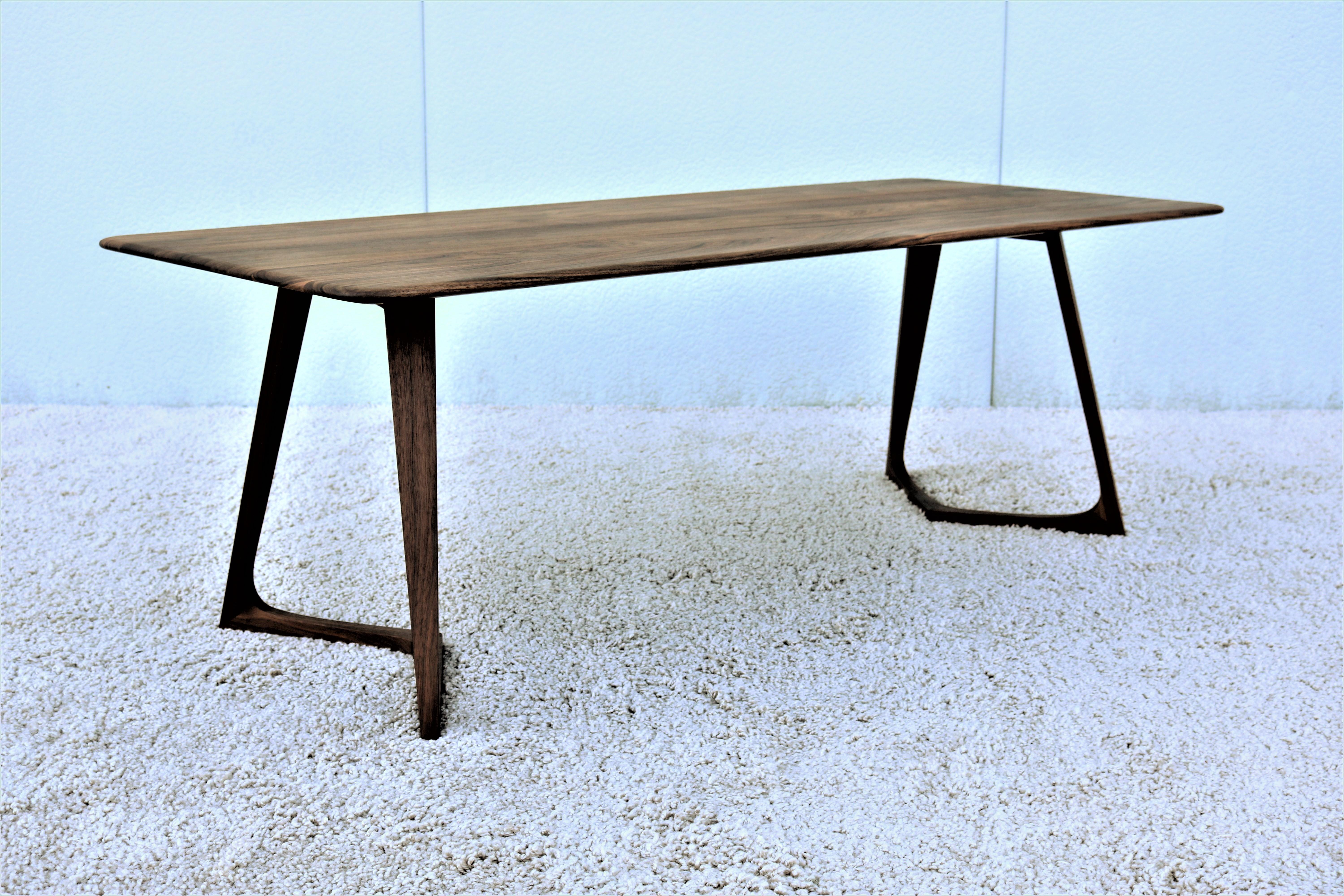 Modern Formstelle for Zeitraum American Walnut Rectangular Twist Coffee Table For Sale 2