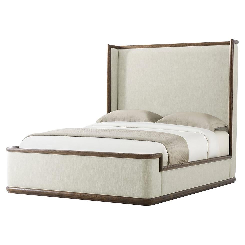 Modernes gerahmtes und gepolstertes Bett – Queen im Angebot