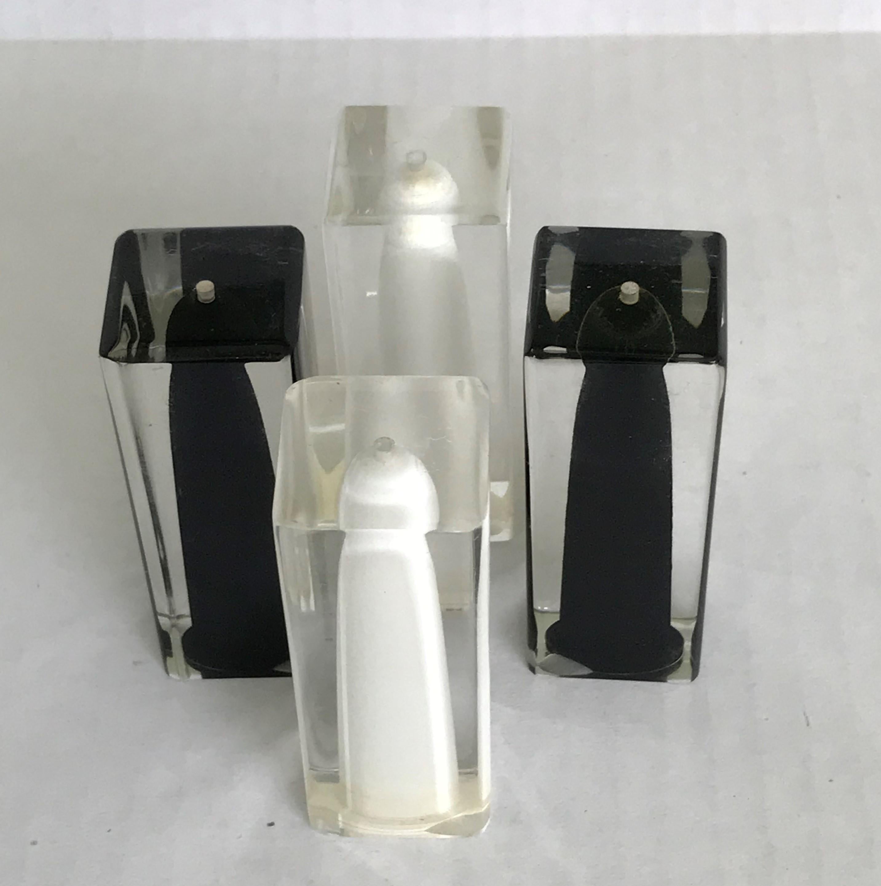 Minimalist Modern Fratelli Guzzini 2 Pairs Thick Lucite Salt and Pepper Shakers, Italy 1970