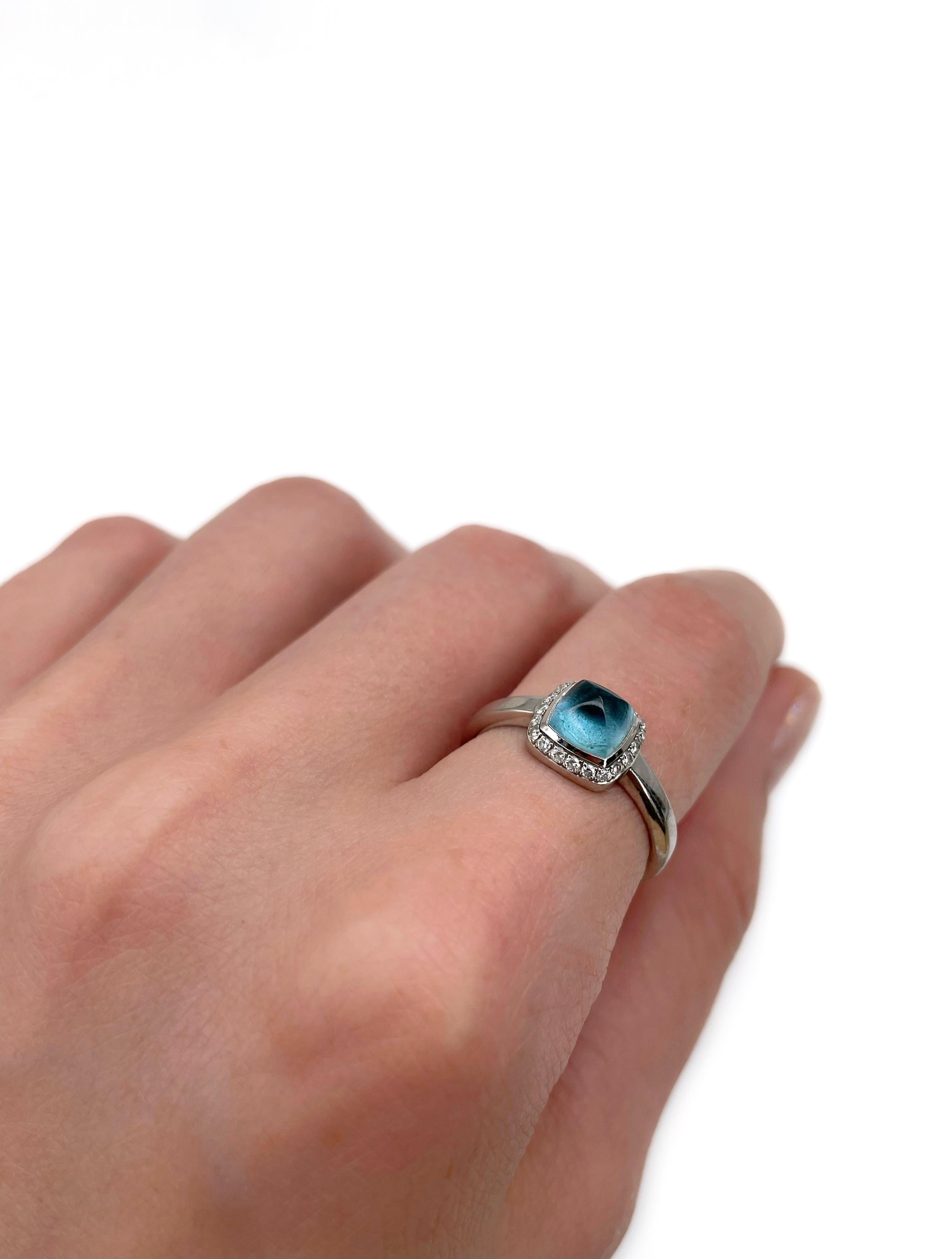 Questo anello a grappolo dal design moderno e minimalista è stato disegnato dal marchio francese di gioielli FRED per la collezione 