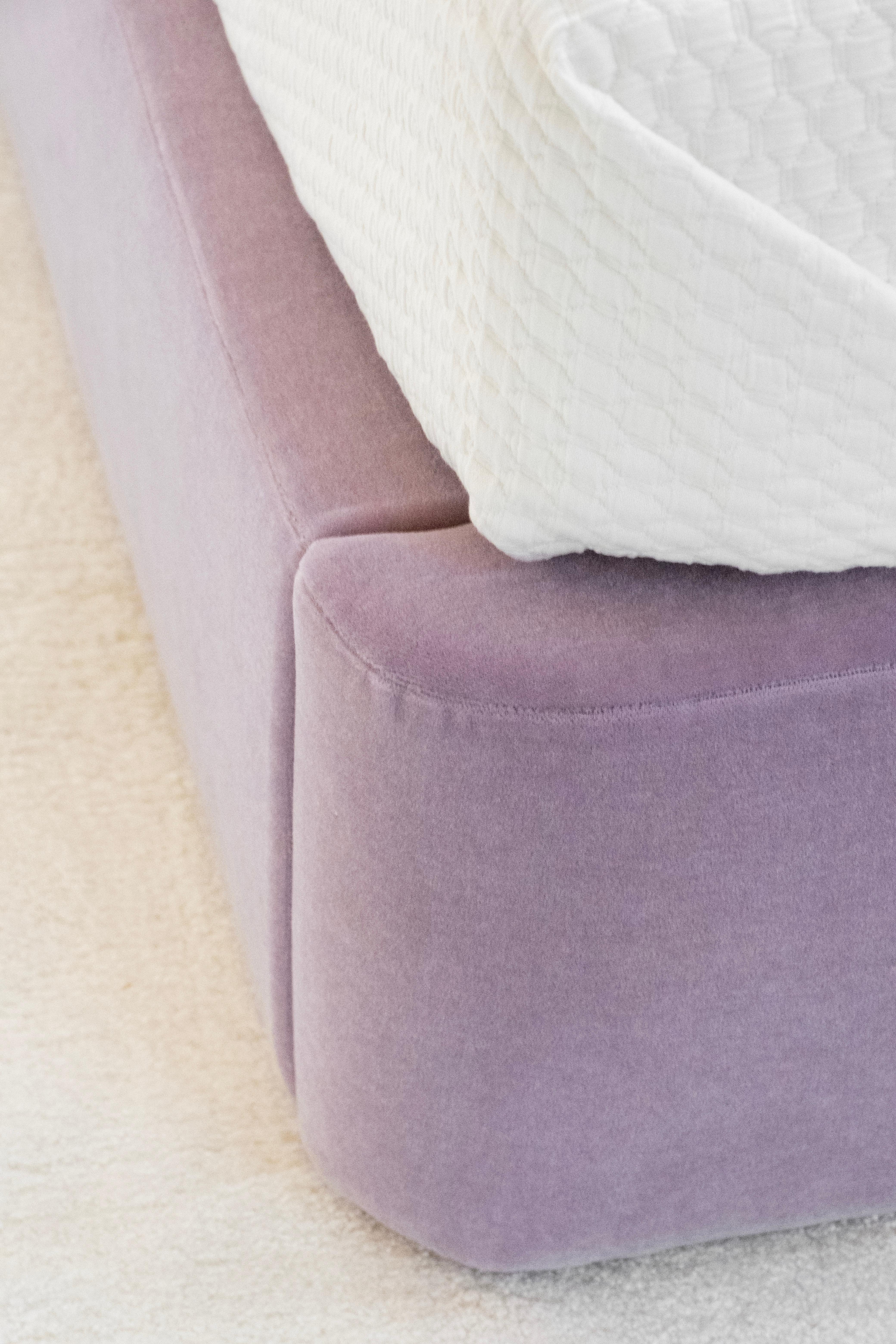 Letto moderno a mano libera US King Size, melanzana mohair fatto a mano Portogallo Greenapple In condizioni Nuovo in vendita a Lisboa, PT