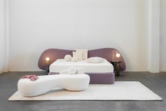 Cama King Size US moderna de cuero púrpura hecha a mano en Portugal Greenapple