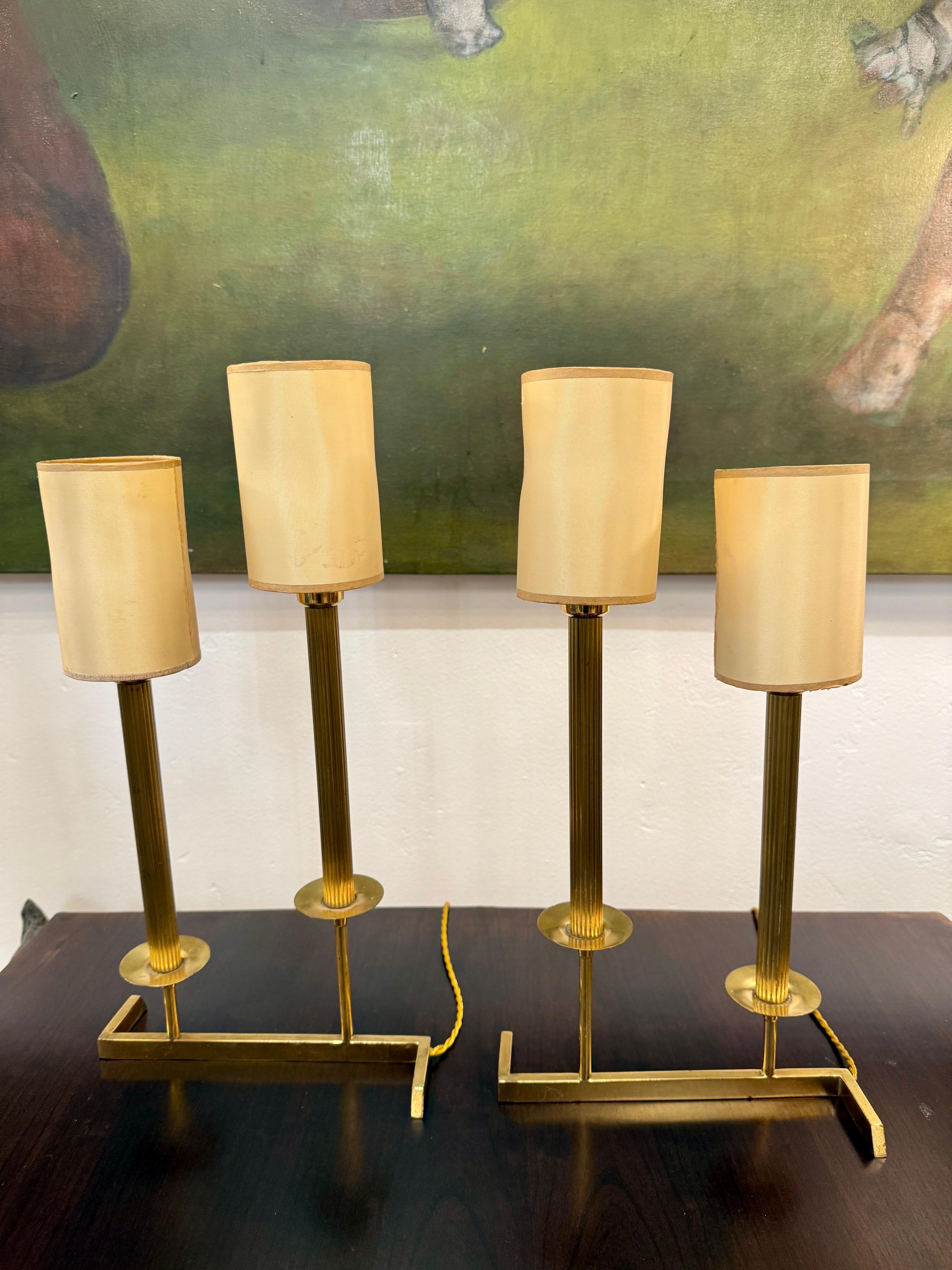 Lampes de table modernes en laiton à deux tiges de style candélabre en vente 1