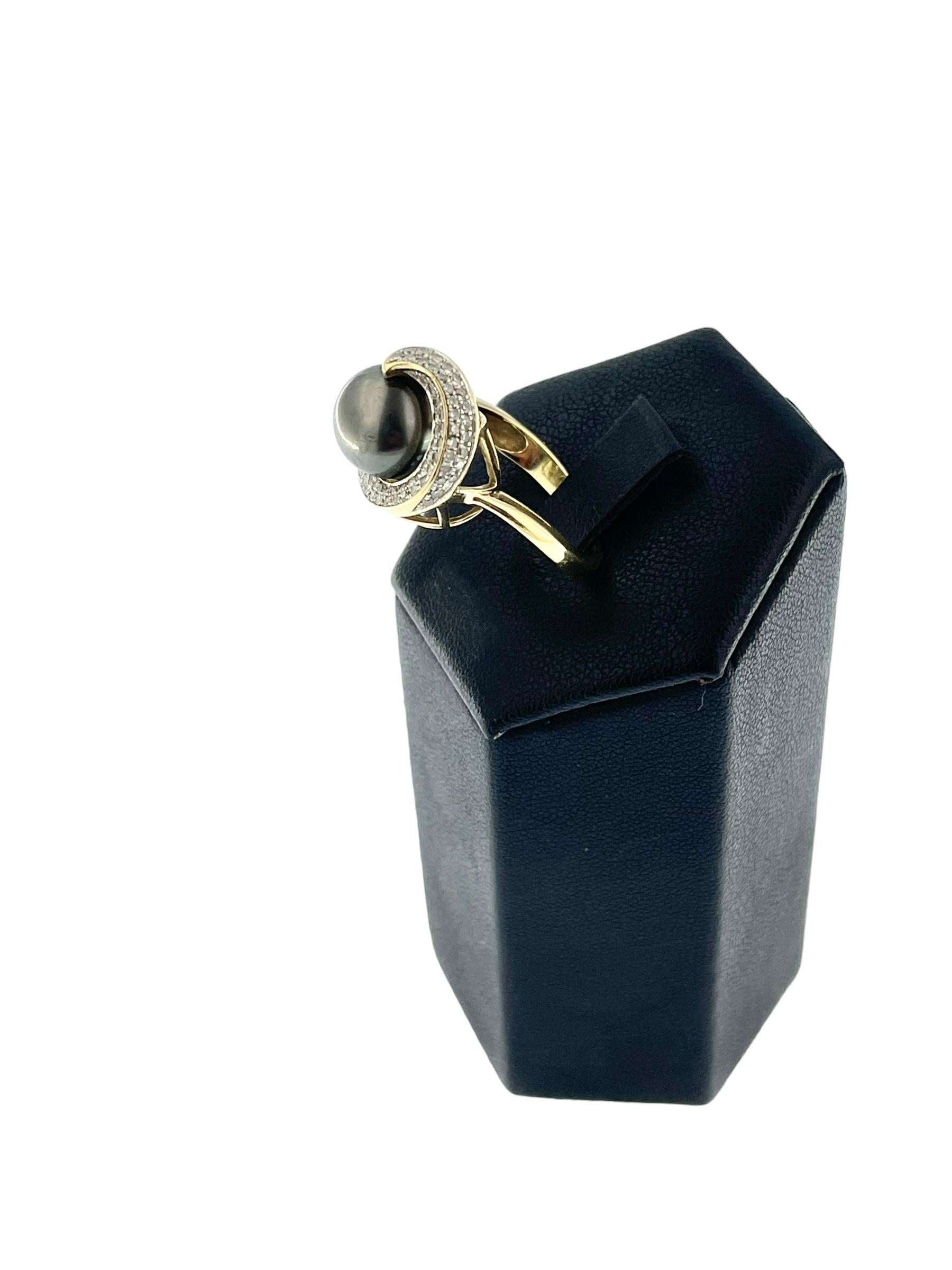 Moderno Anello cocktail francese moderno in oro con perle nere e diamanti in vendita