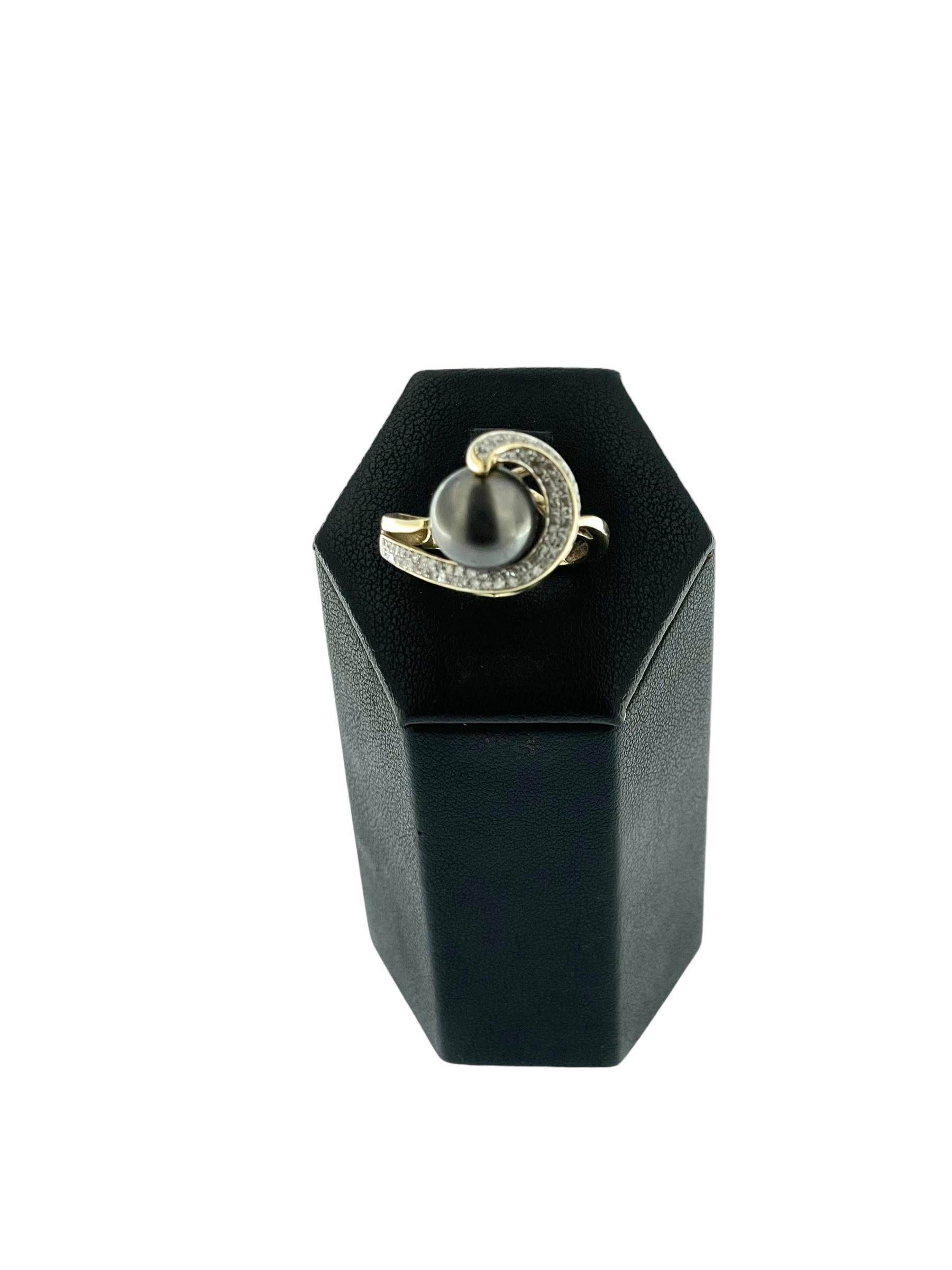 Taglio brillante Anello cocktail francese moderno in oro con perle nere e diamanti in vendita