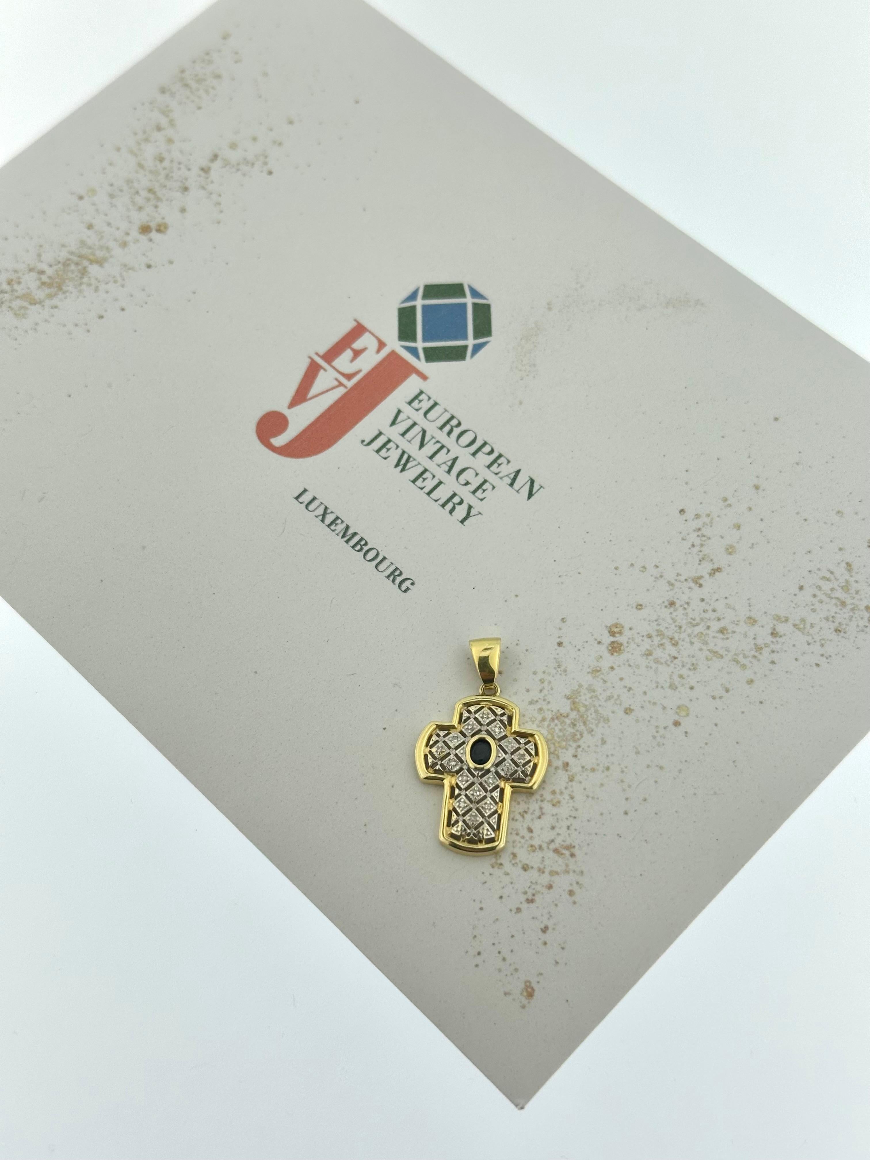 Croce francese moderna in oro con zaffiro e diamanti in vendita 2
