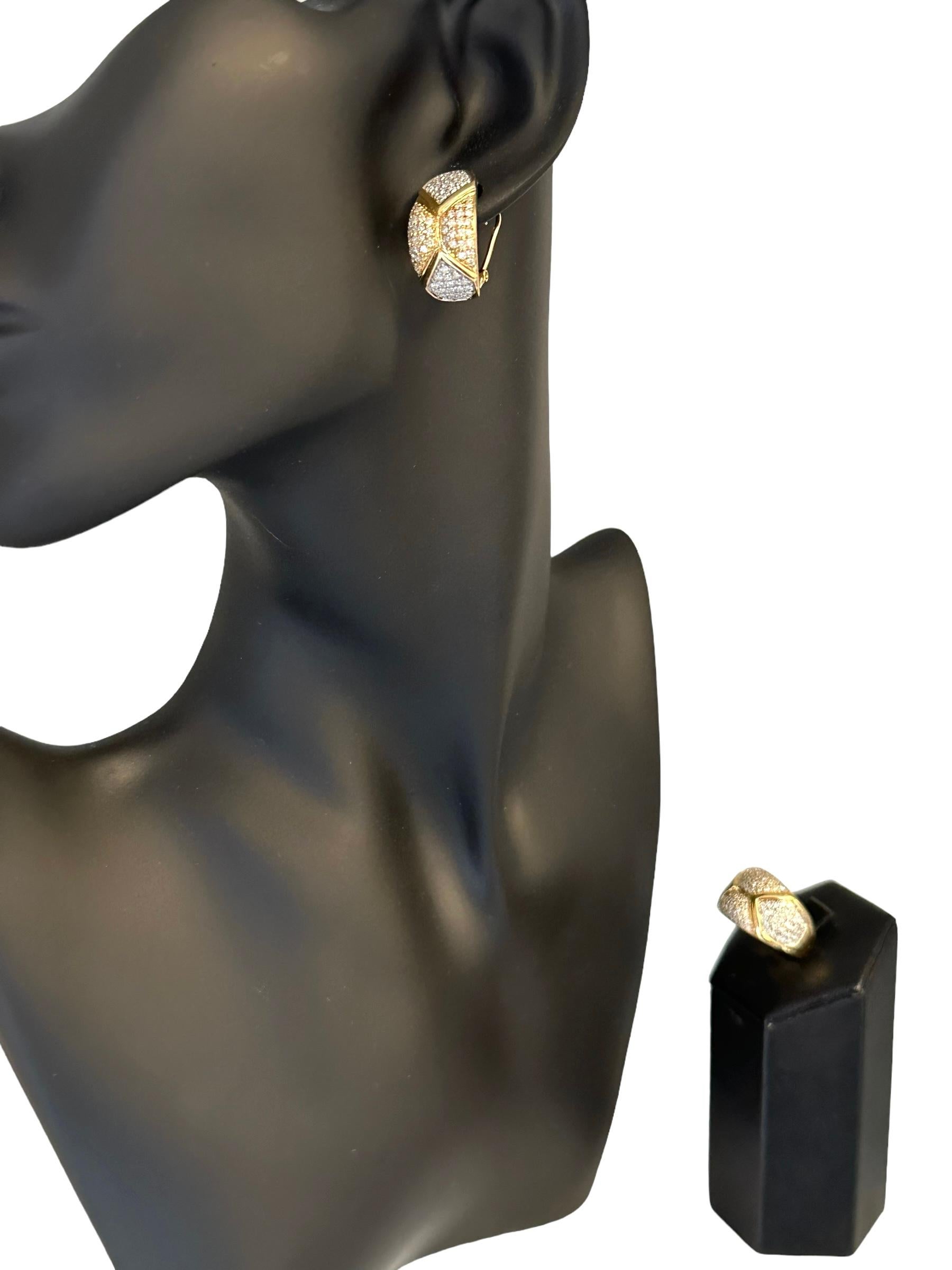 Moderne französische Ohrringe und Ringe aus Gold und Diamanten in Schmuck gefasst im Angebot 5