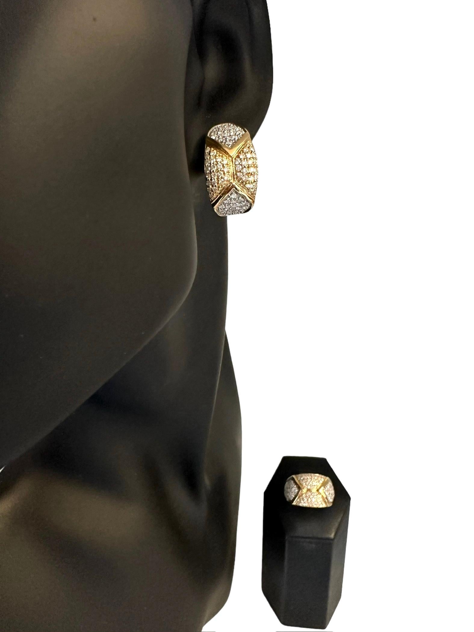 Moderne französische Ohrringe und Ringe aus Gold und Diamanten in Schmuck gefasst im Angebot 7