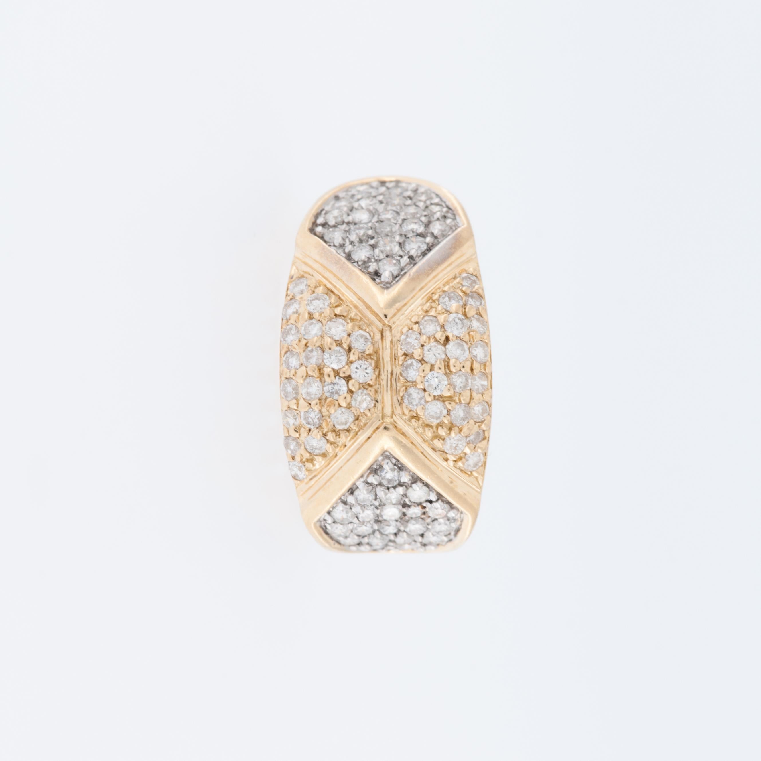 Moderne französische Ohrringe und Ringe aus Gold und Diamanten in Schmuck gefasst im Angebot 11