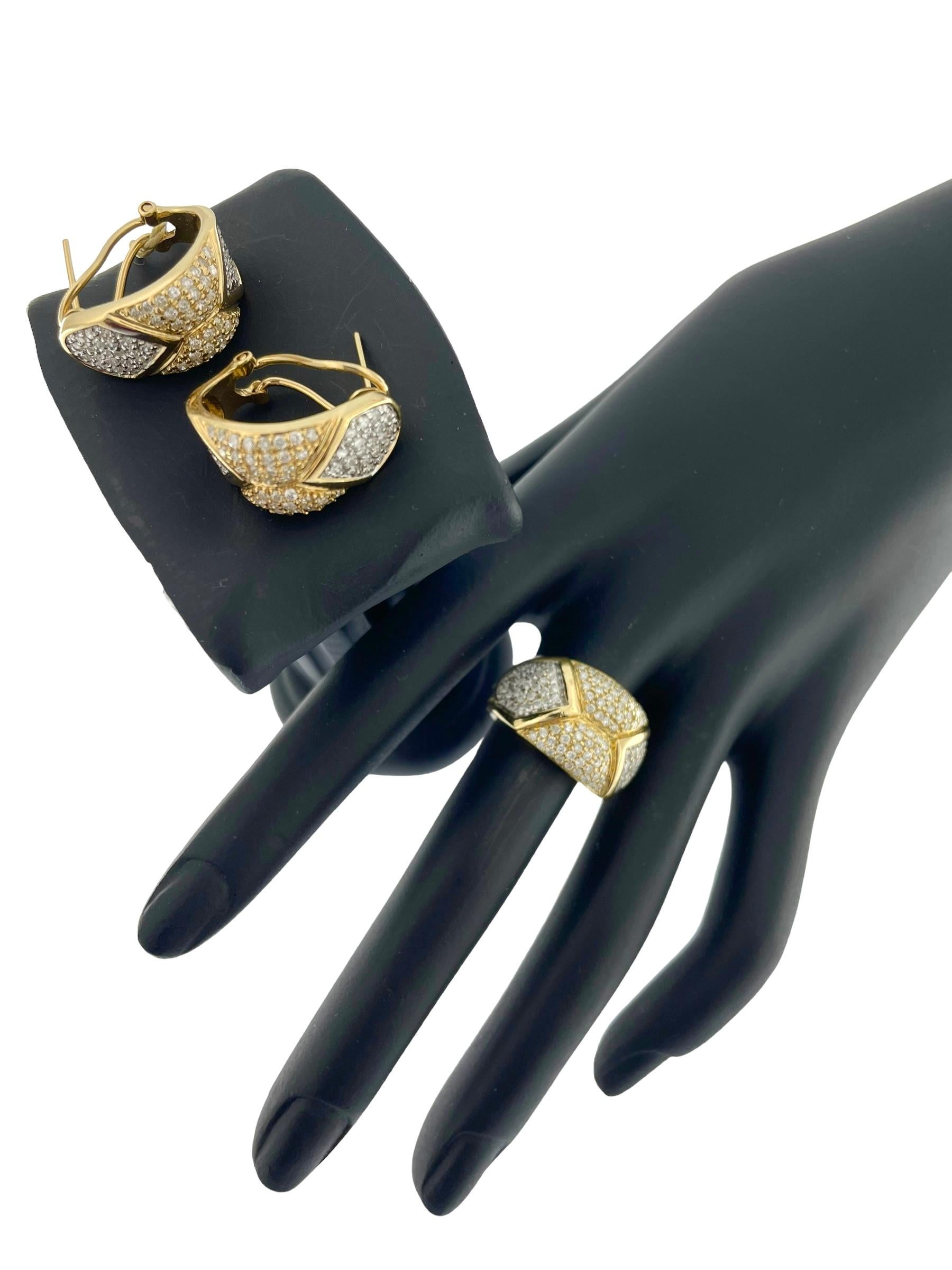 Moderne französische Ohrringe und Ringe aus Gold und Diamanten in Schmuck gefasst im Angebot 4