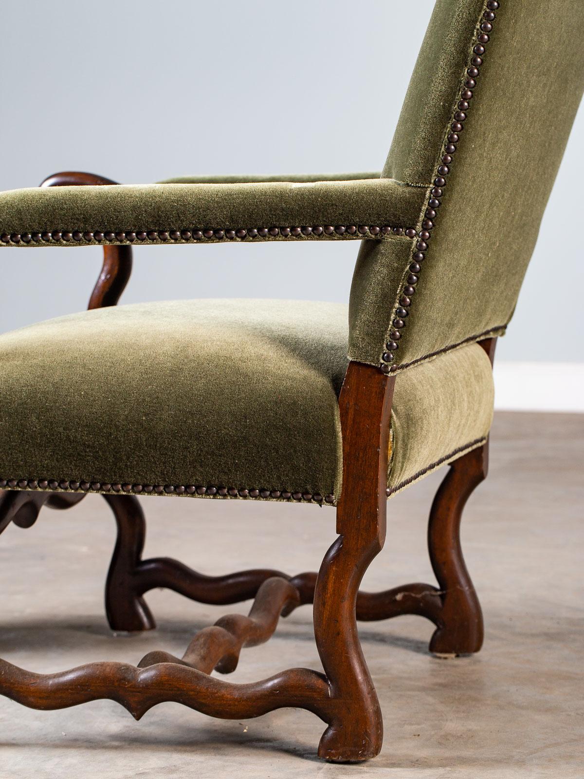 Modern French Louis XIII Os de Mouton Leg Chair, circa 2000 For Sale 5