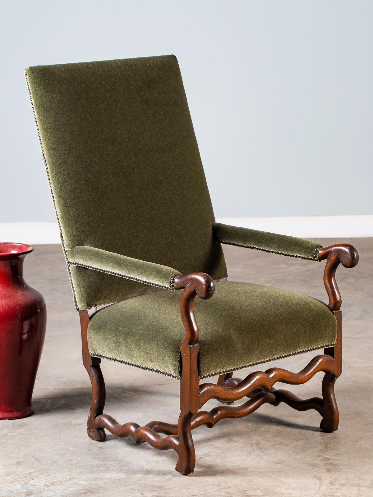 Modern French Louis XIII Os de Mouton Leg Chair, circa 2000 In Good Condition For Sale In Houston, TX