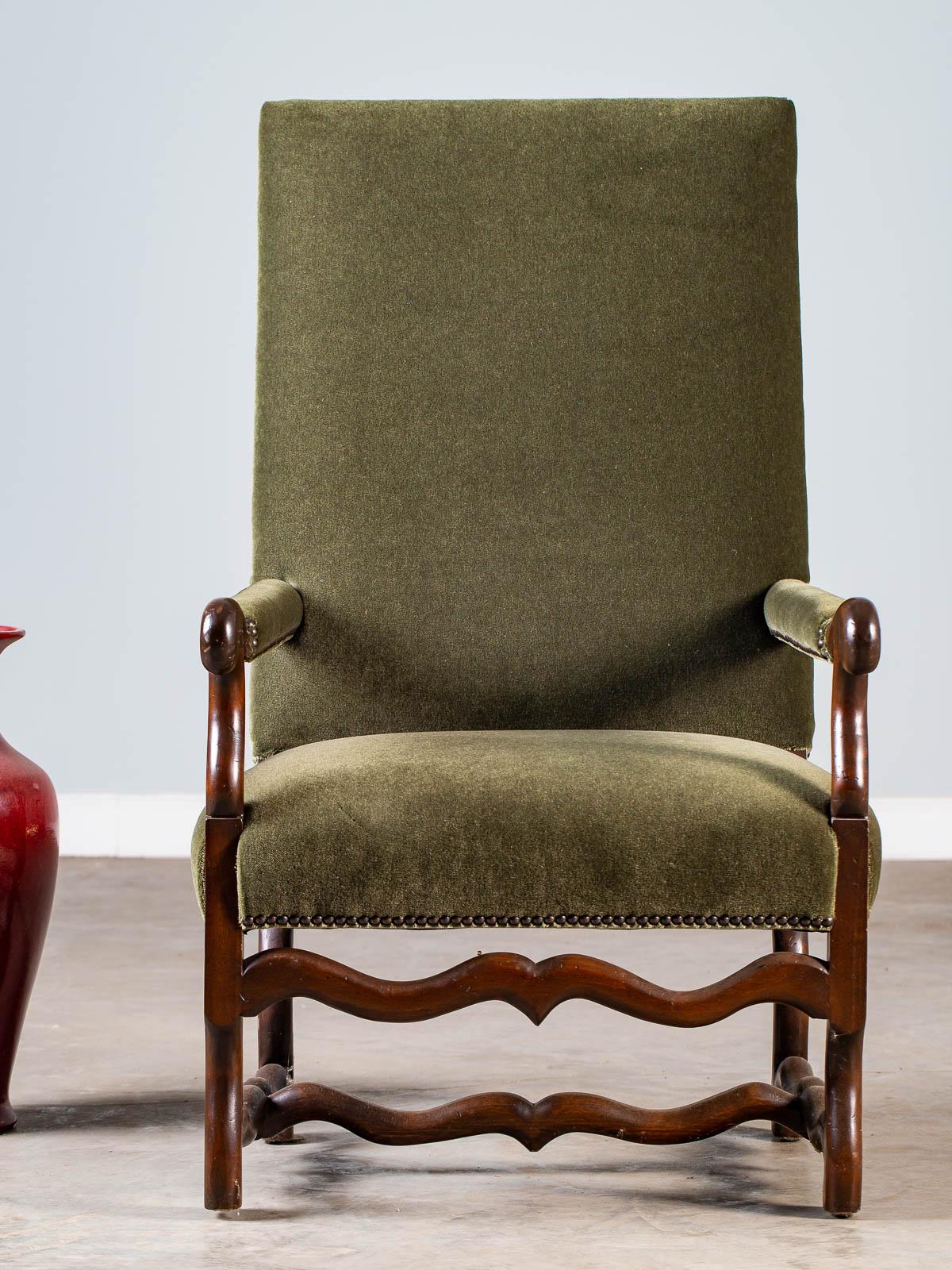Modern French Louis XIII Os de Mouton Leg Chair, circa 2000 For Sale 2