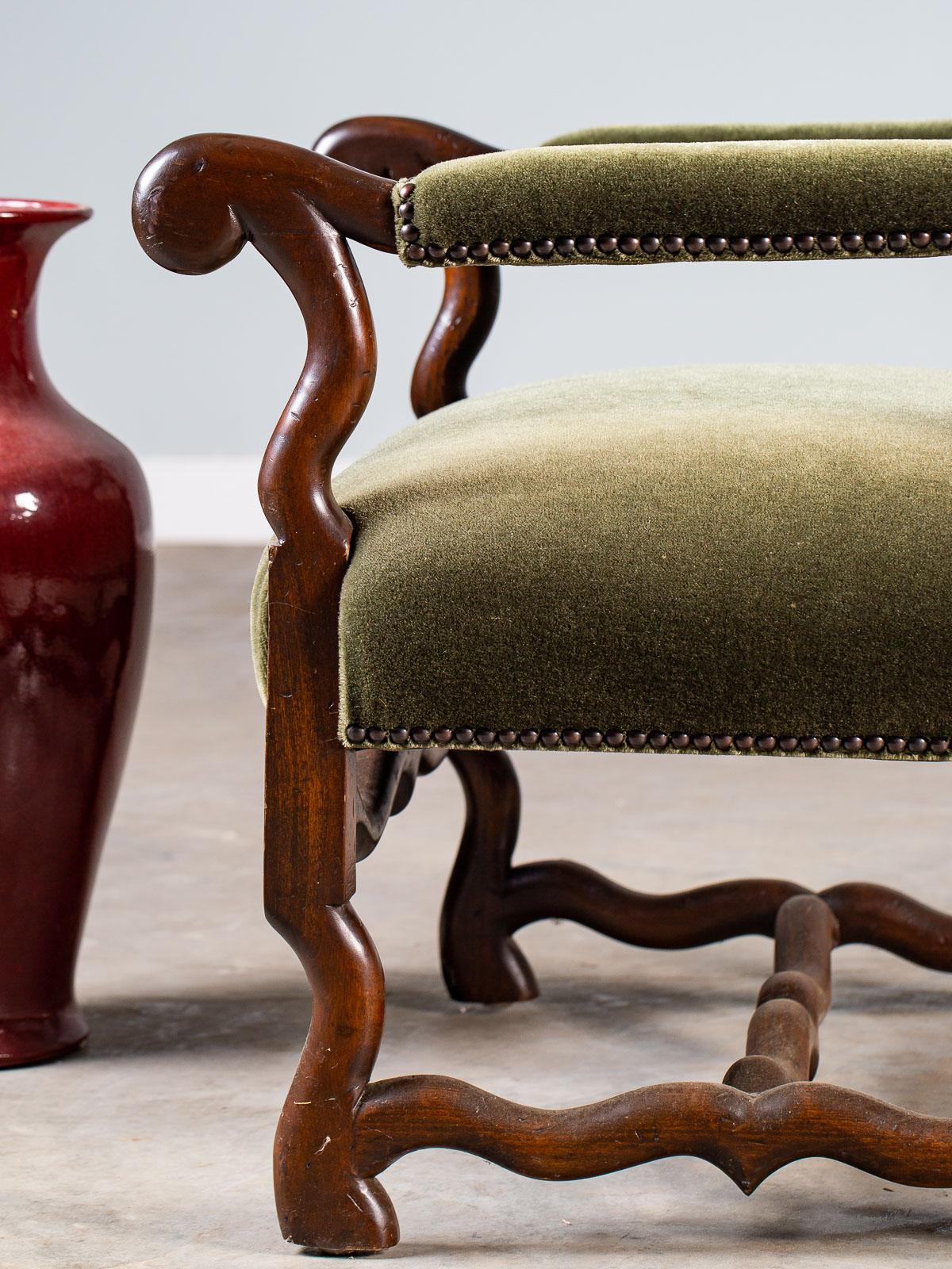 Modern French Louis XIII Os de Mouton Leg Chair, circa 2000 For Sale 4