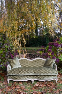 Modernes französisches Sofa im Stil Louis XV, handgeschnitzt und bemalt - individuell anpassbar