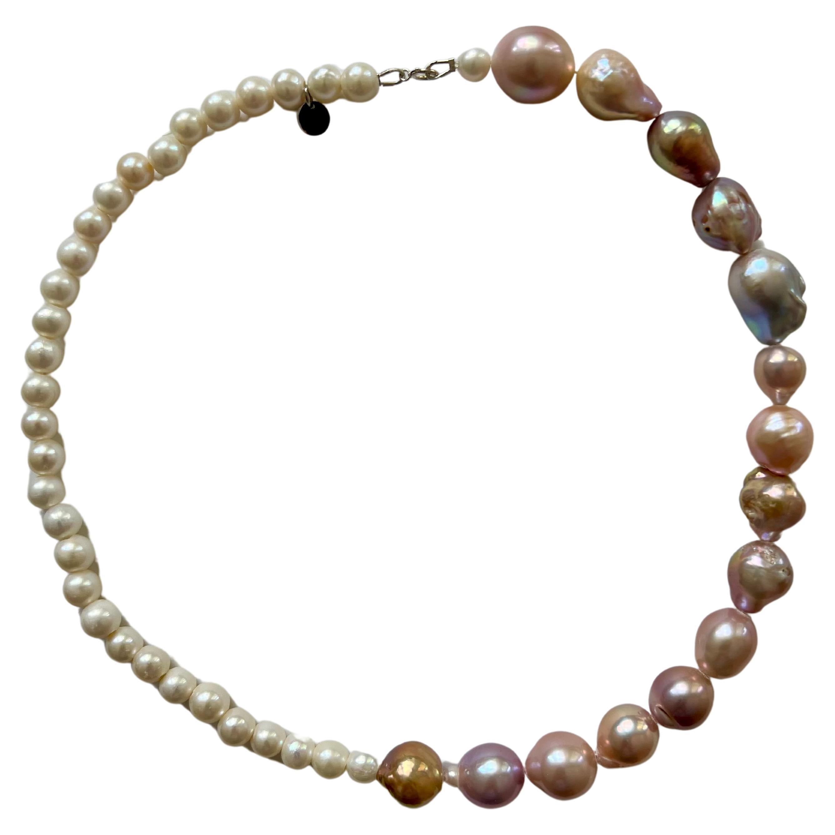 Modern Freshwater Pearl Necklace in white and apricot/rose