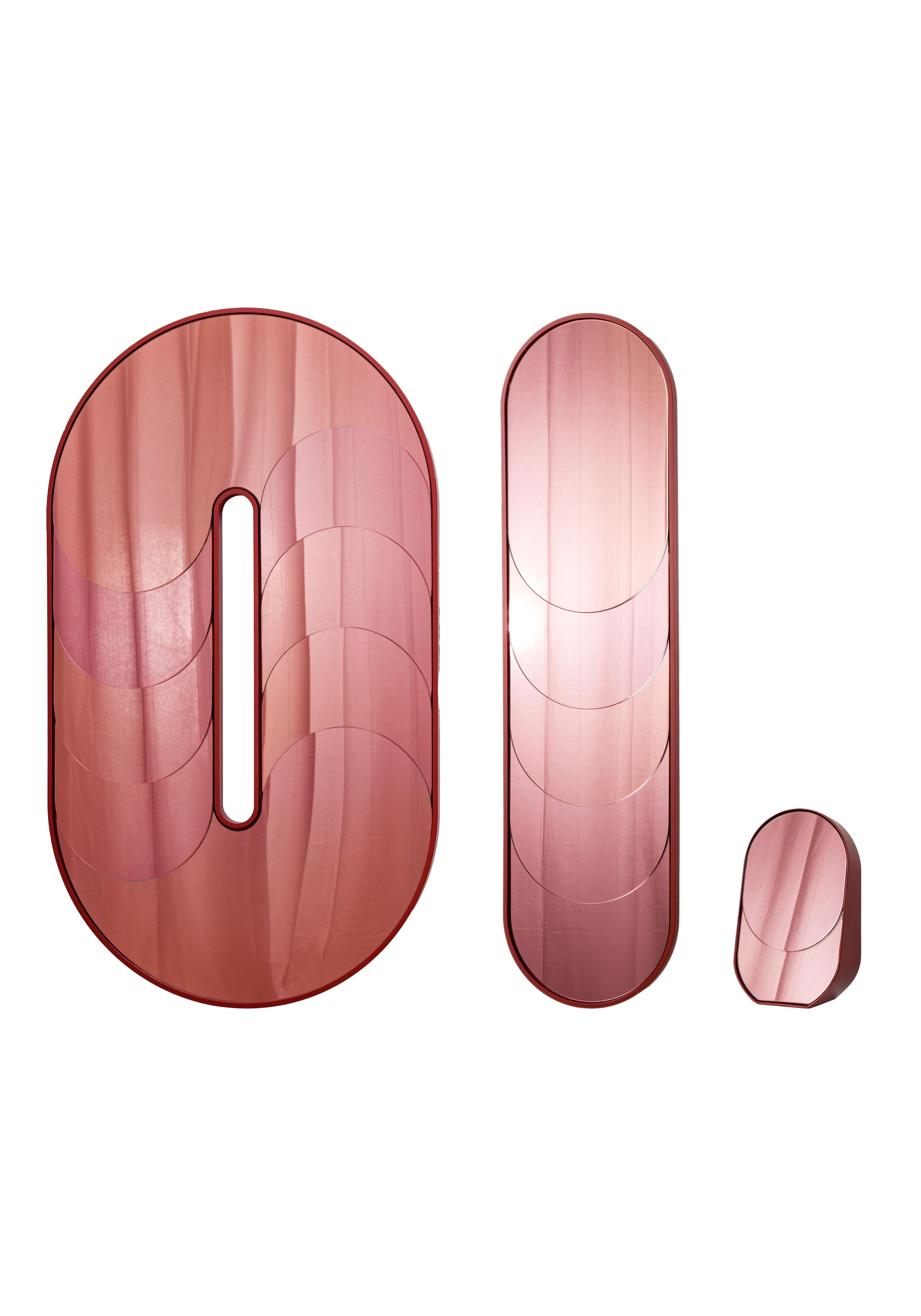 Baggage Claim-I von Muge Kahraman

Rose

Spiegel aus MDF und getöntem Glas

15