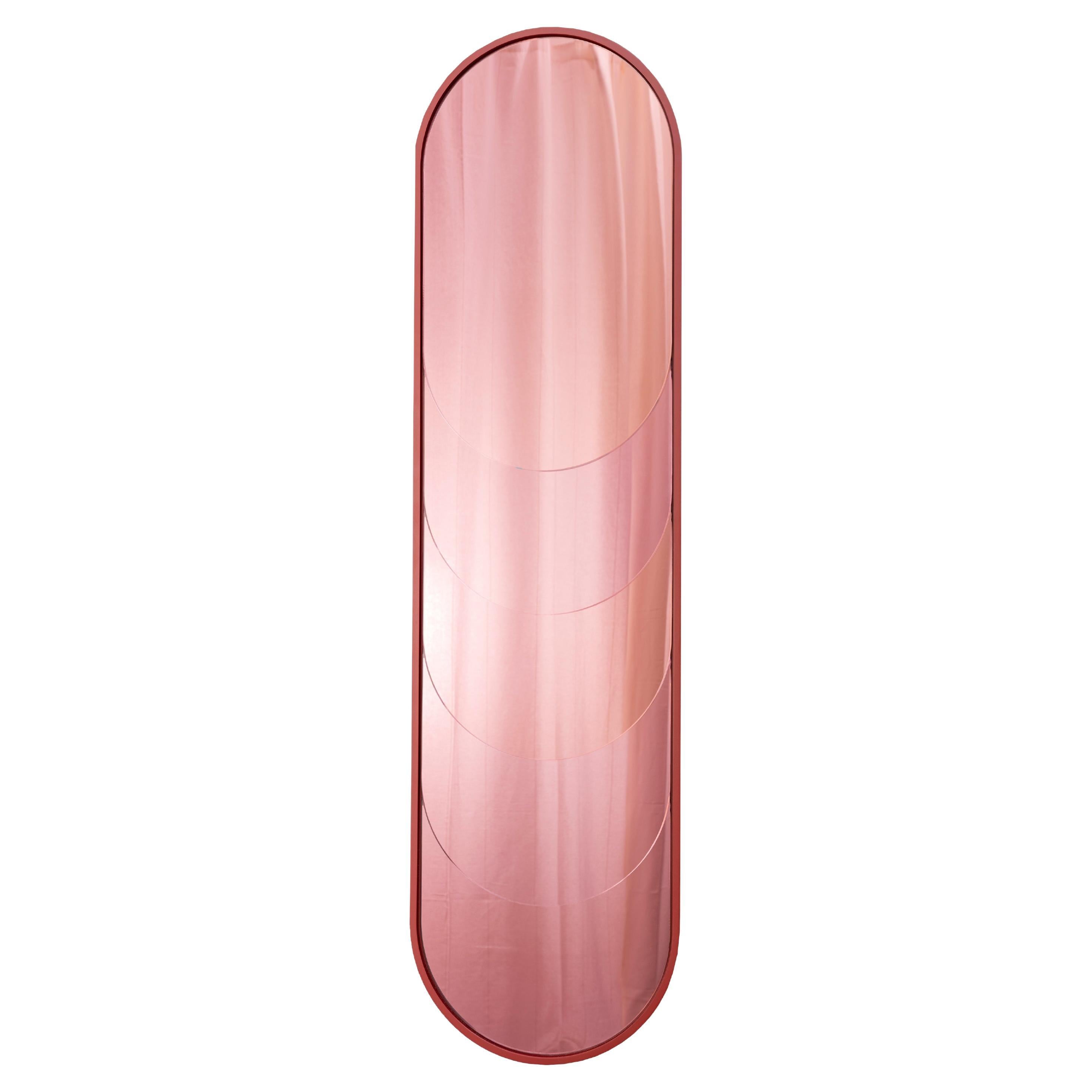 Moderner Ganzkörperspiegel "Baggage Claim-I" in Rosa von Müge Kahraman