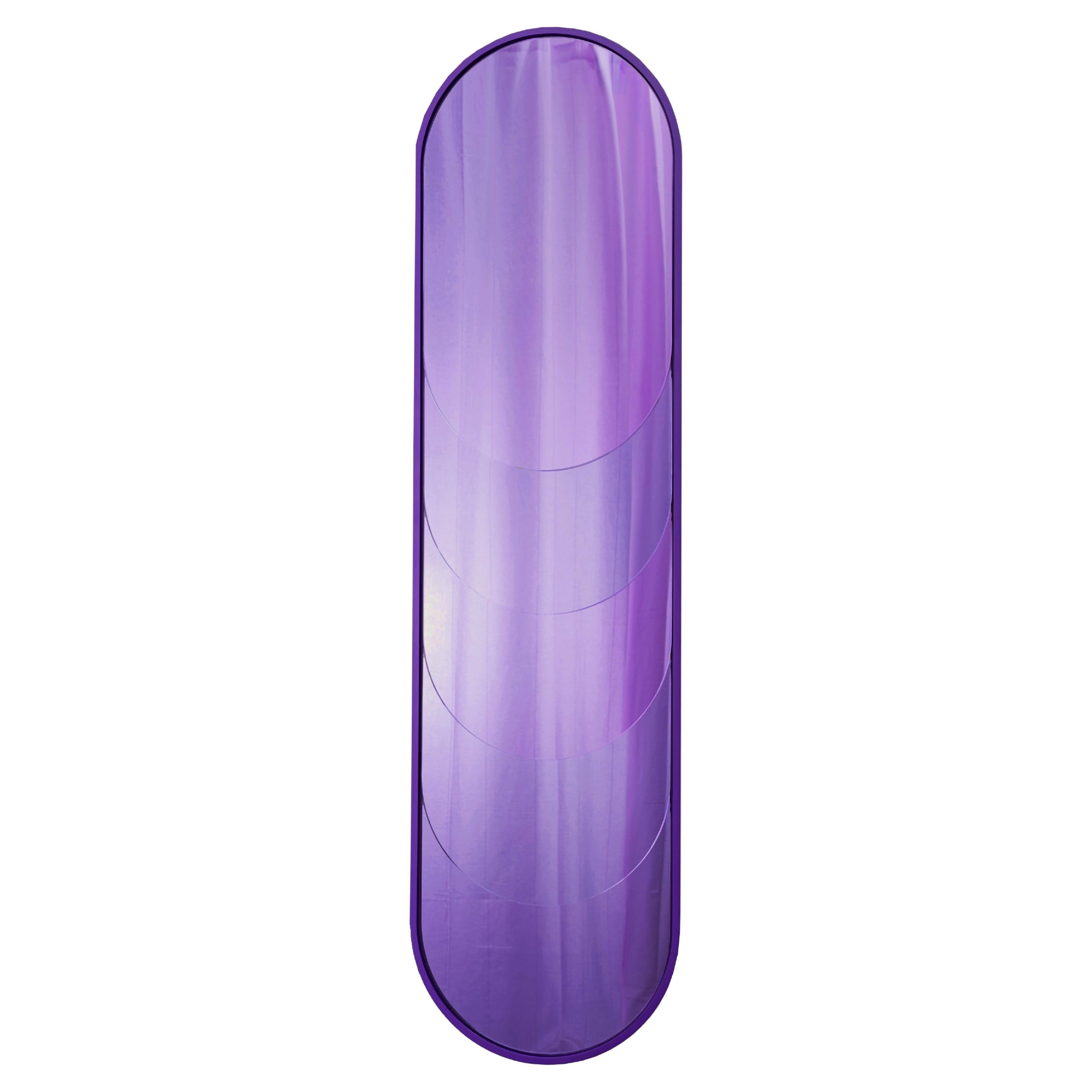 Moderner Ganzkörperspiegel "Baggage Claim-I" in Violett von Müge Kahraman im Angebot