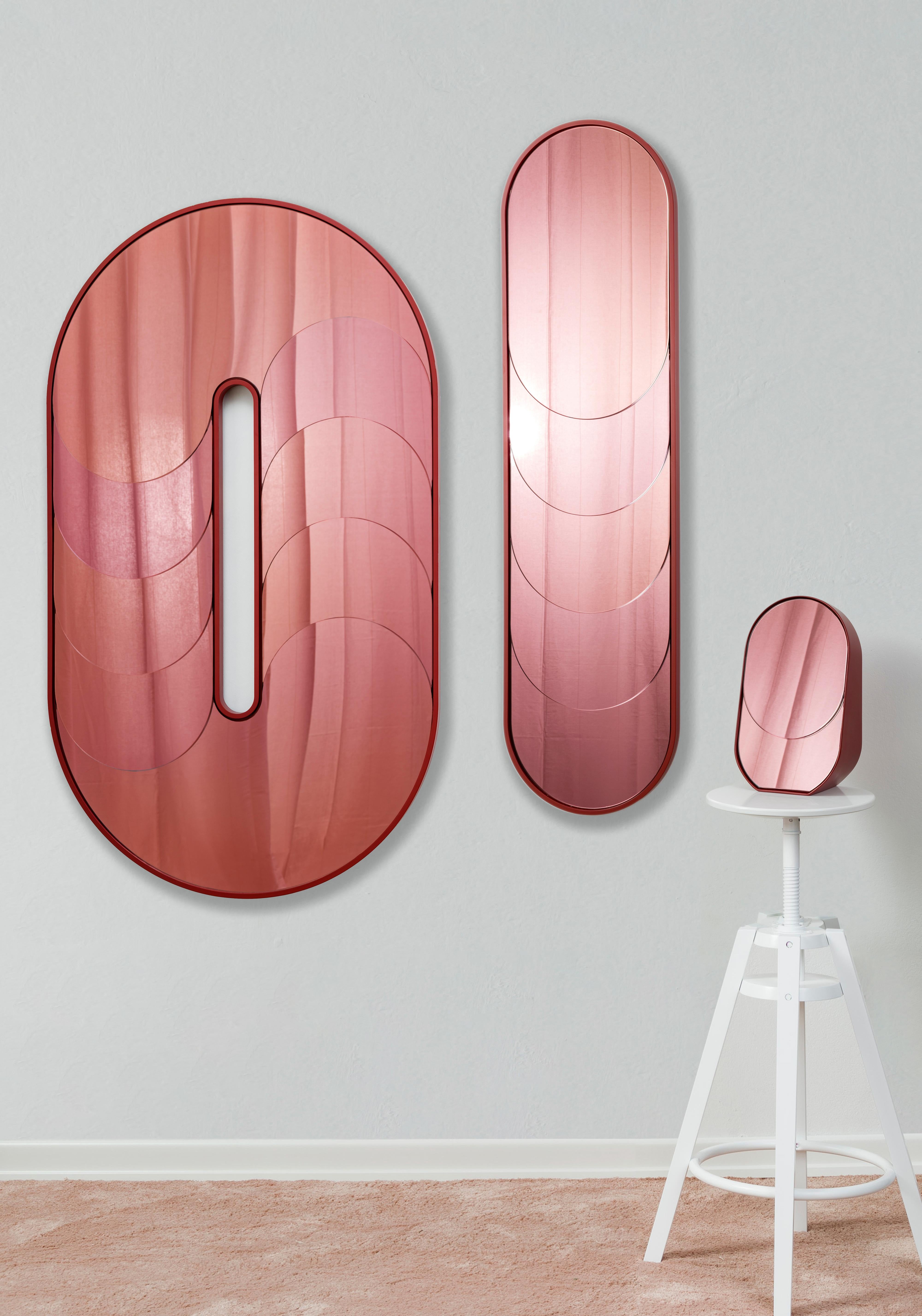 Baggage Claim-O von Muge Kahraman

Rose

Spiegel aus MDF und getöntem Glas

33