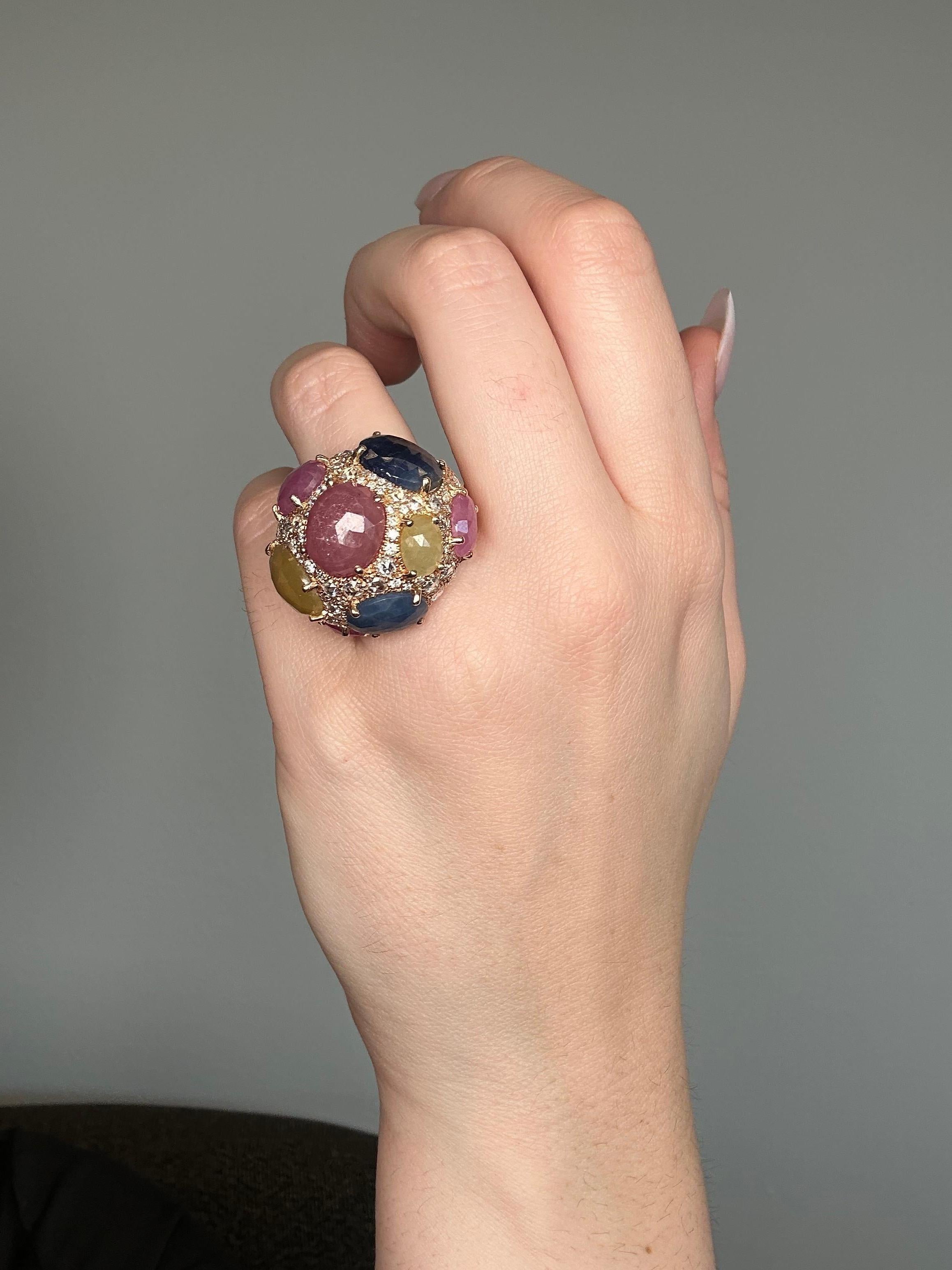 Bague moderne G. Verdi en or 18 carats, saphirs multicolores taille rose et diamants 1