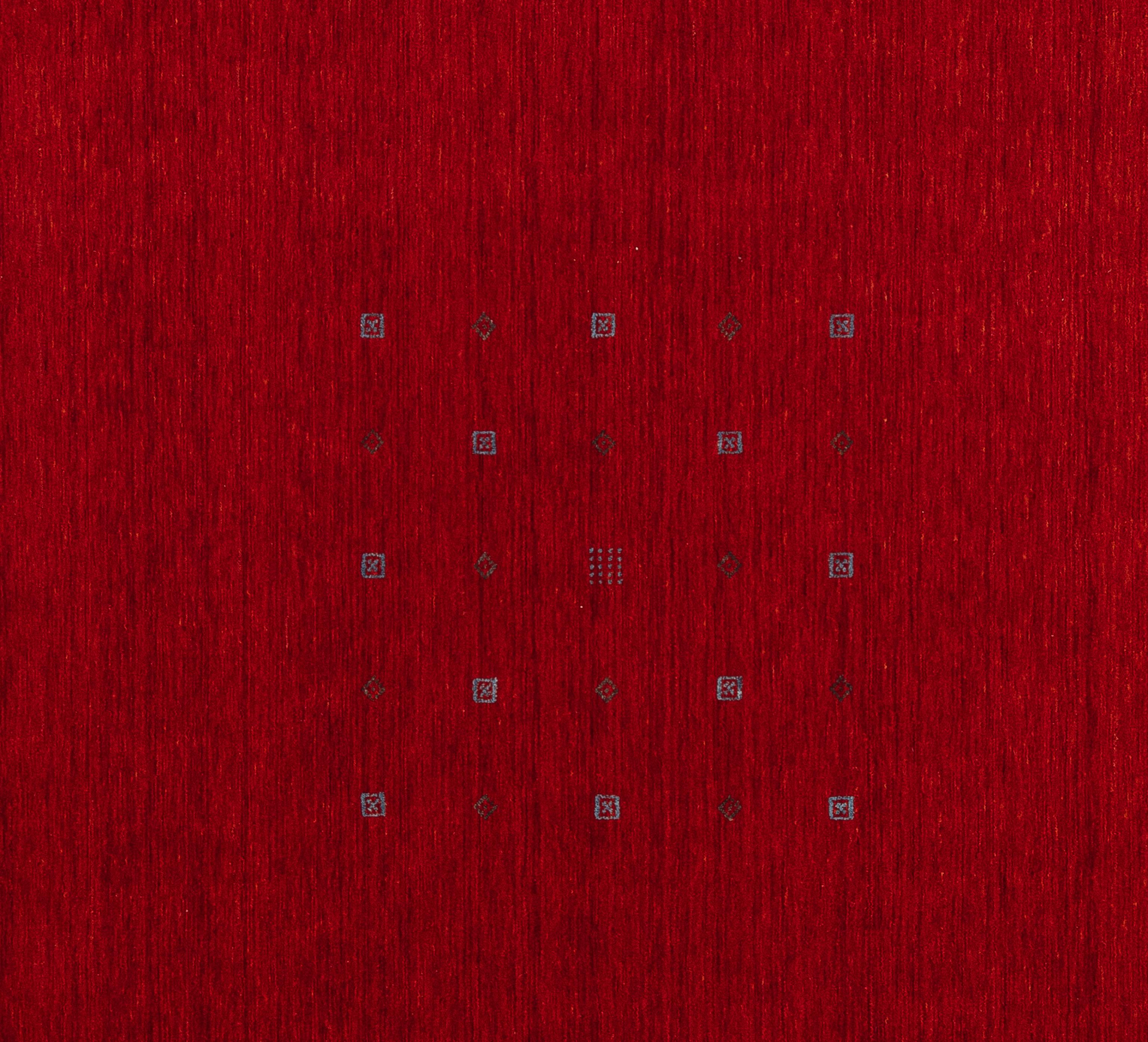 Verwandeln Sie Ihren Lebensraum in ein Heiligtum aus Komfort und Stil mit unserem fesselnden Gabbeh-Teppich. Jeder Gabbeh-Teppich wird von Meisterhand mit viel Liebe zum Detail gewebt und erzählt durch seine Farbenpracht und die von Stämmen