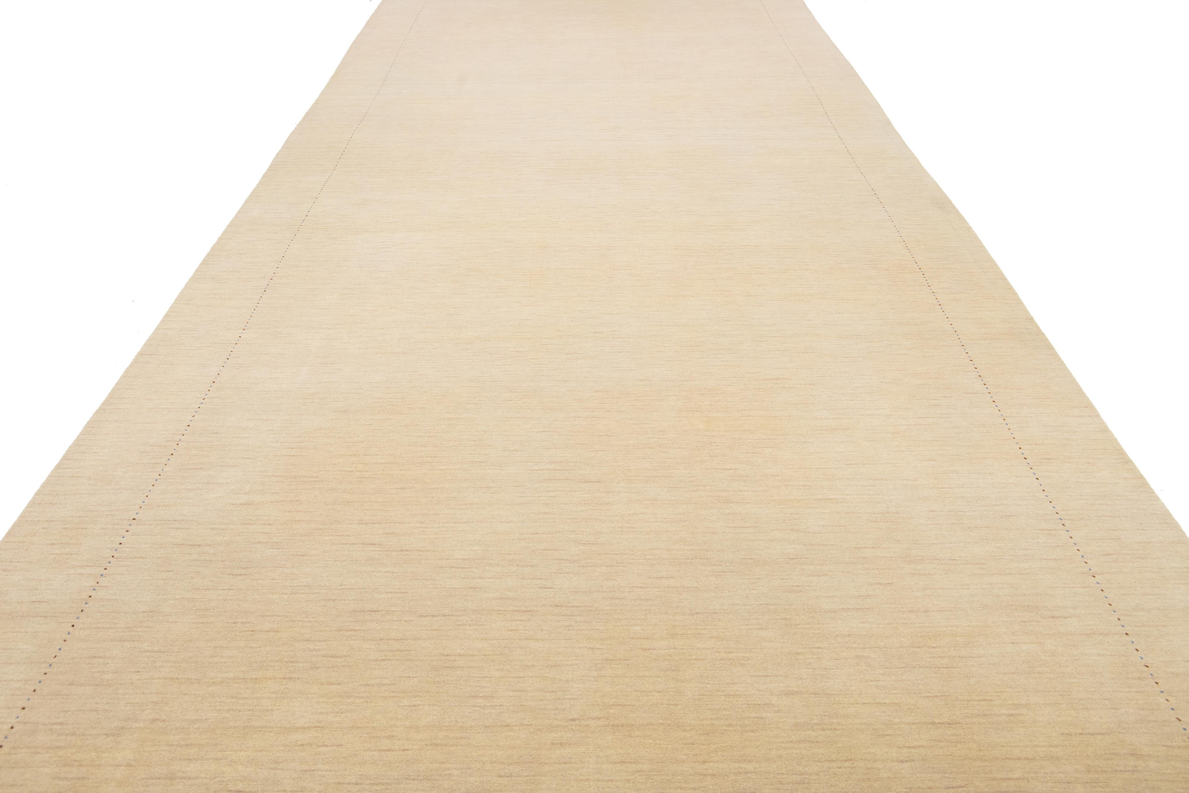 Moderner übergroßer Gabbeh-Wollteppich mit minimalistischem Design im Angebot 3