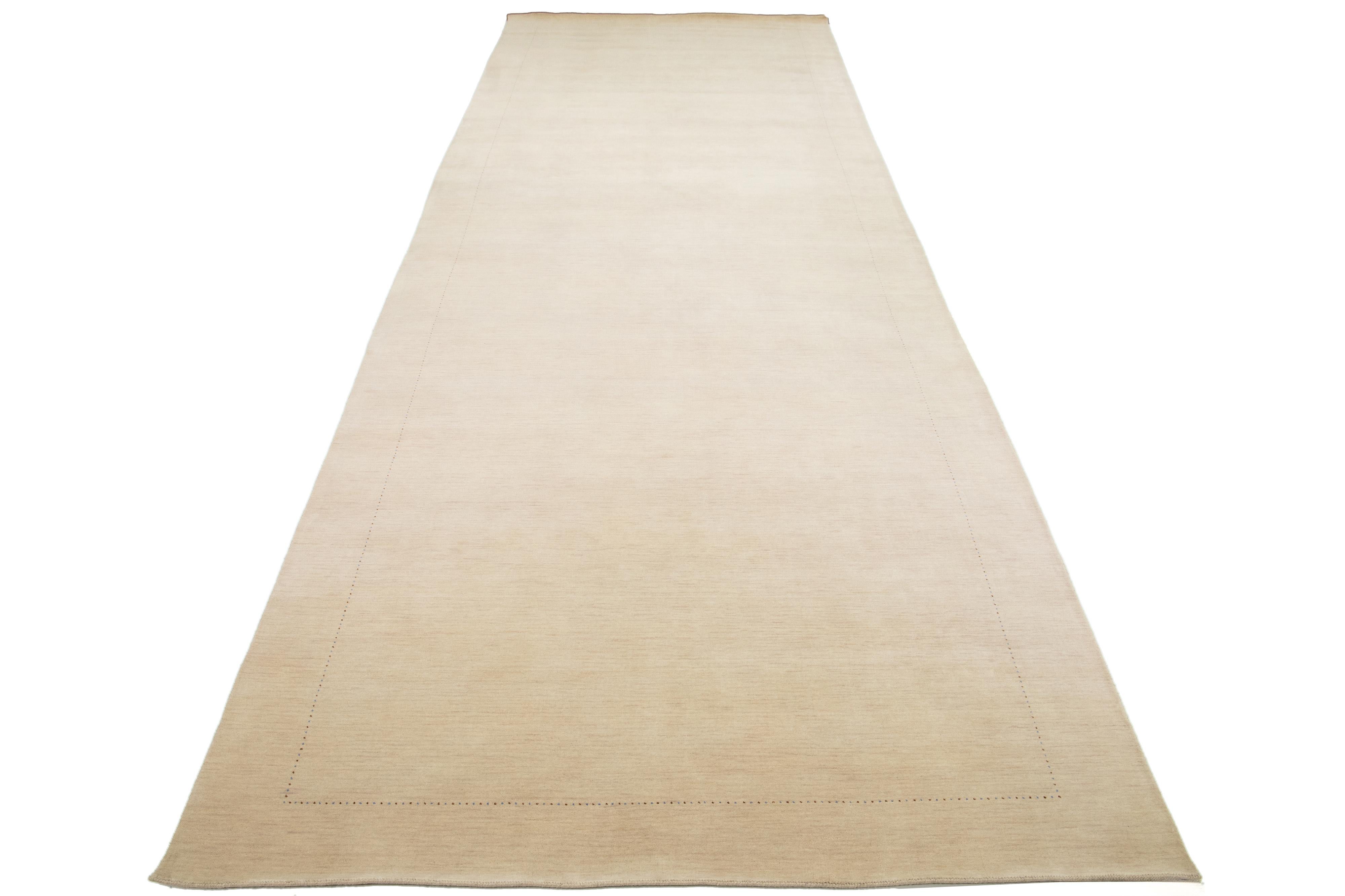 Moderner übergroßer Gabbeh-Wollteppich mit minimalistischem Design im Angebot 6