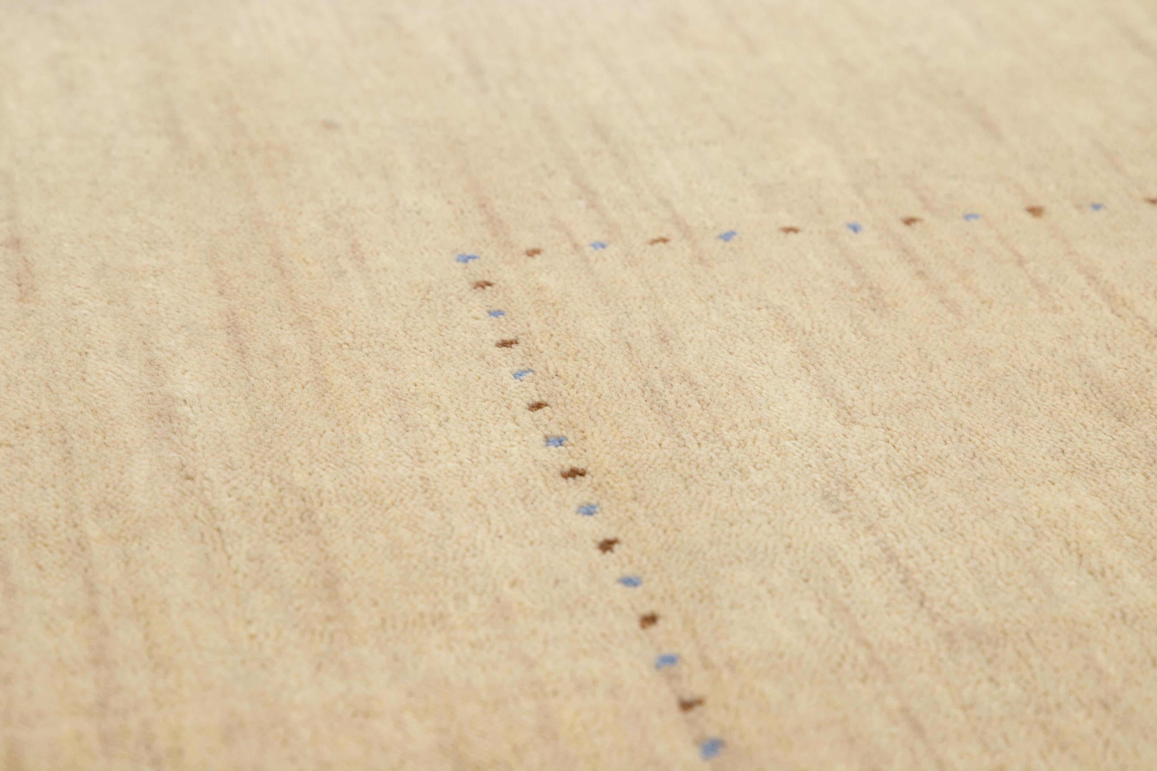 Moderner übergroßer Gabbeh-Wollteppich mit minimalistischem Design im Angebot 1