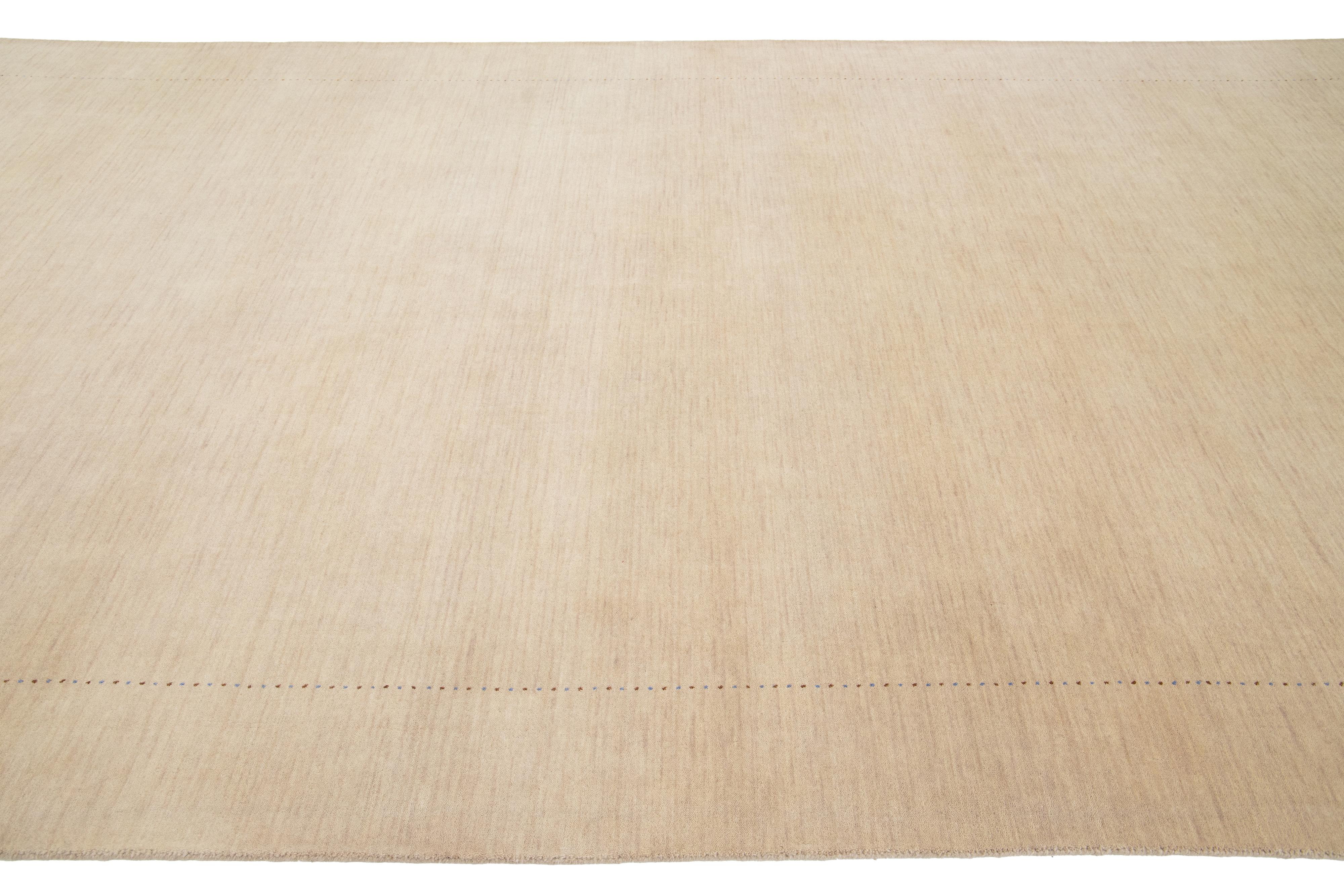 Moderner übergroßer Gabbeh-Wollteppich mit minimalistischem Design im Angebot 2