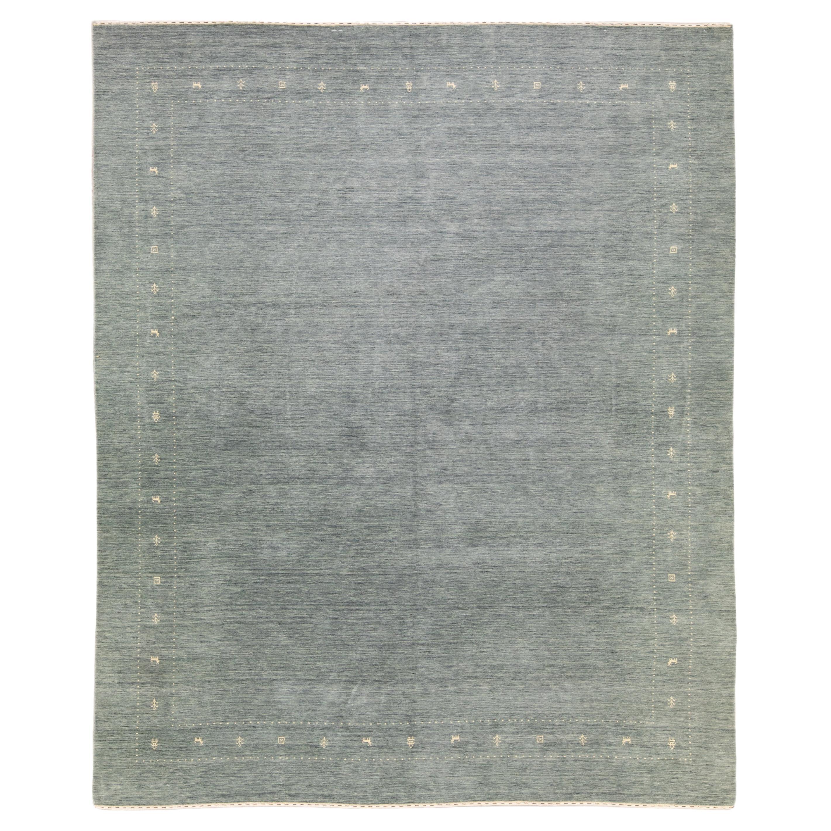 Modern Gabbeh Style Gray Hand-Loom Minimalism Pattern Wool Rug For Sale