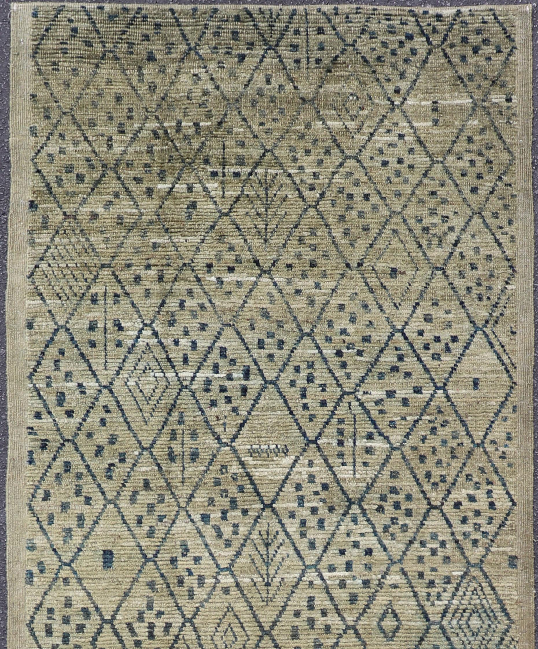 Yellow green background with navy blue highlights in tribal design and free-flowing Moroccan design, rug AFG-31830, country of origin / type: Afghanistan / piled

The geometric design of this rug makes it great option for modern and casual