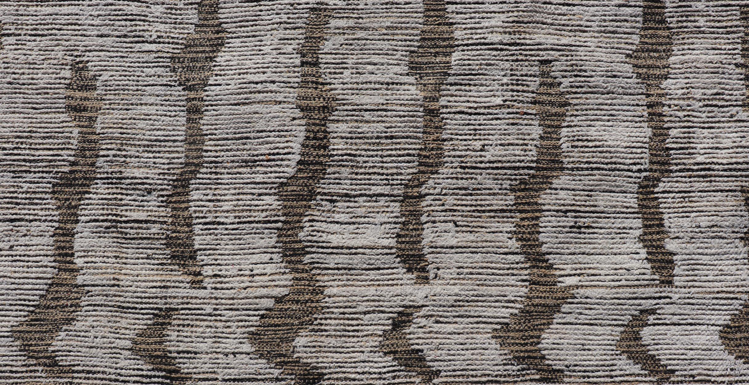 Modern Gallery Rug in Wool with Abstract Design 5'10