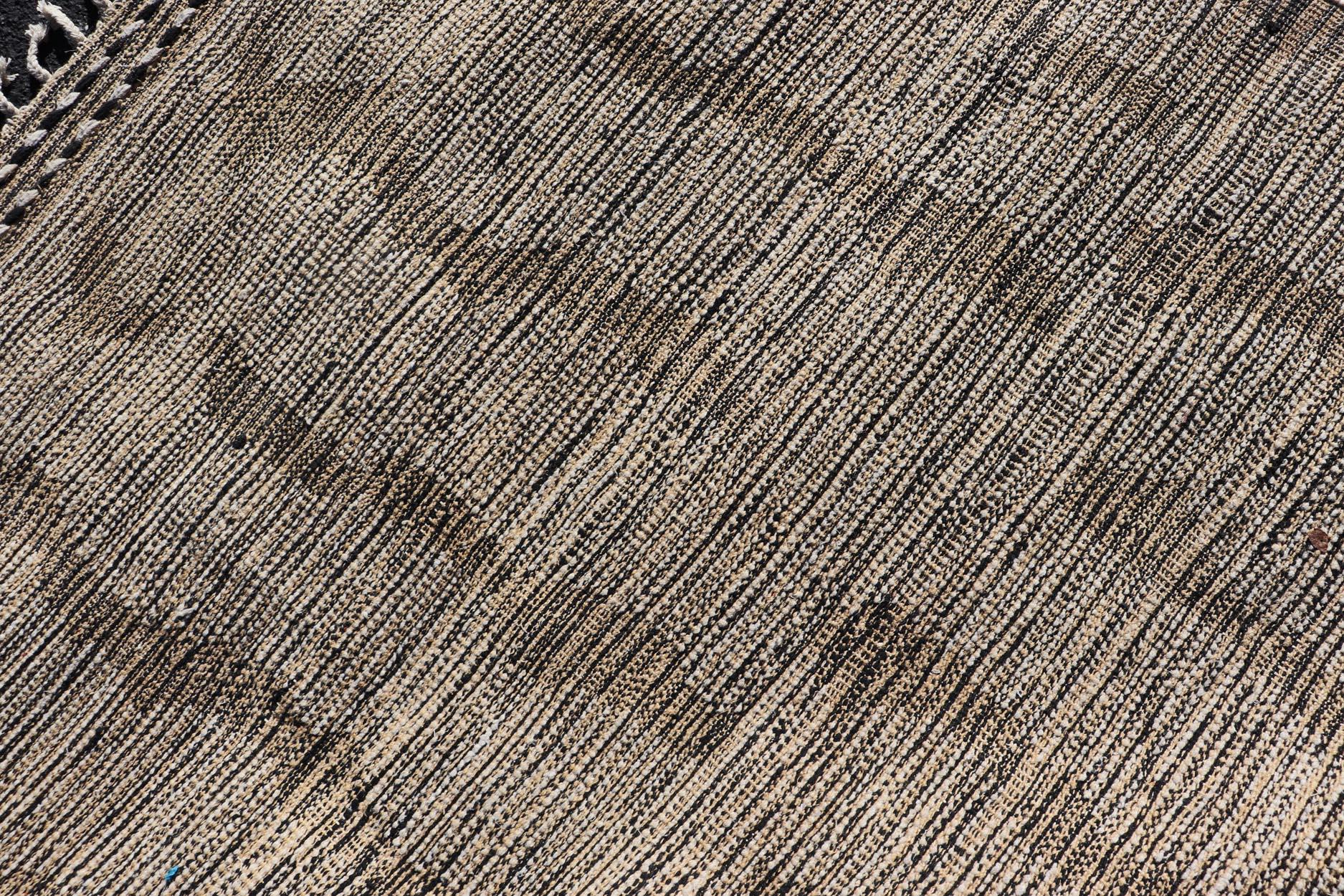 Modern Gallery Rug in Wool with Abstract Design 5'10
