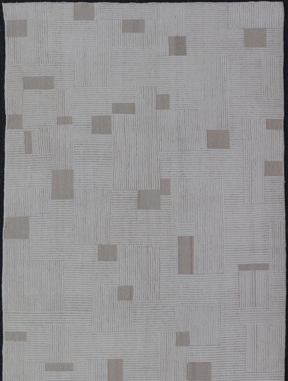 Tappeto Gallery moderno con un sottile disegno a griglia in morbido avorio e taupe 5'4 x 12'8 In condizioni buone in vendita a Atlanta, GA