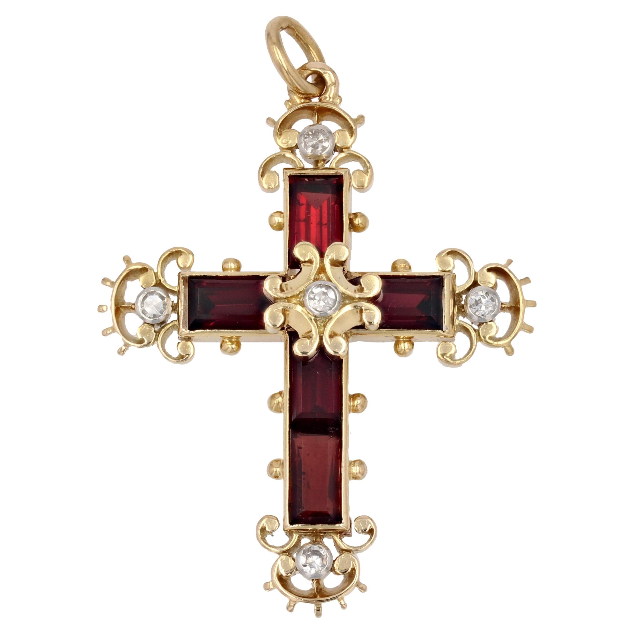 Pendentif croix moderne en or jaune 18 carats avec grenats et diamants