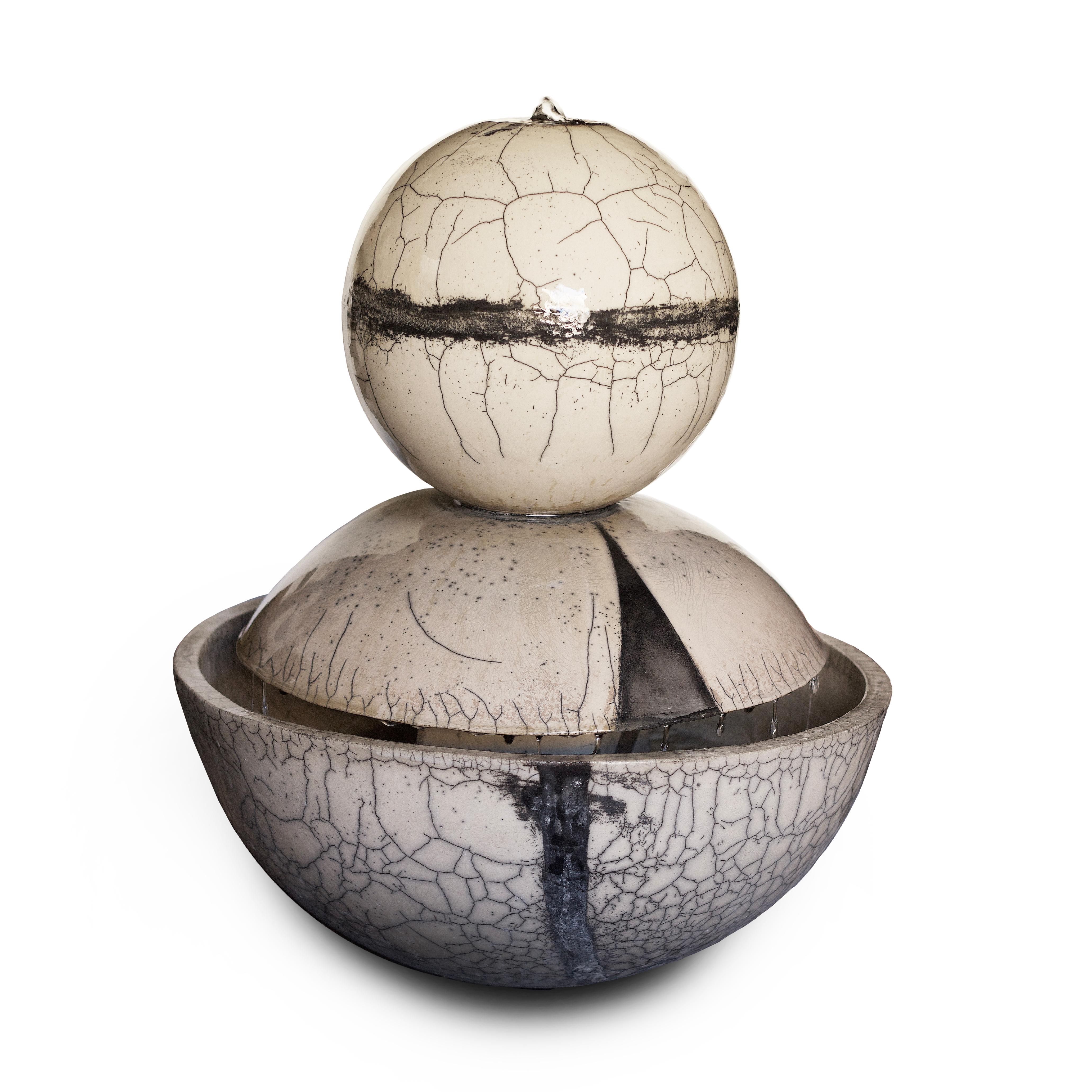 Modern Genesi Globe Ceramic Fountain Black White Crackle In Excellent Condition For Sale In monza, Monza and Brianza