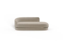 The Moderns Daybed en velours crème et métal bronze