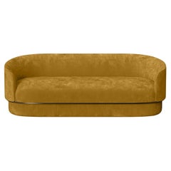 Modernes Gentle Sofa aus senffarbenem Samt und Bronzemetall