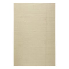 Tappeto moderno geometrico beige a trama piatta in viscosa di Doris Leslie Blau