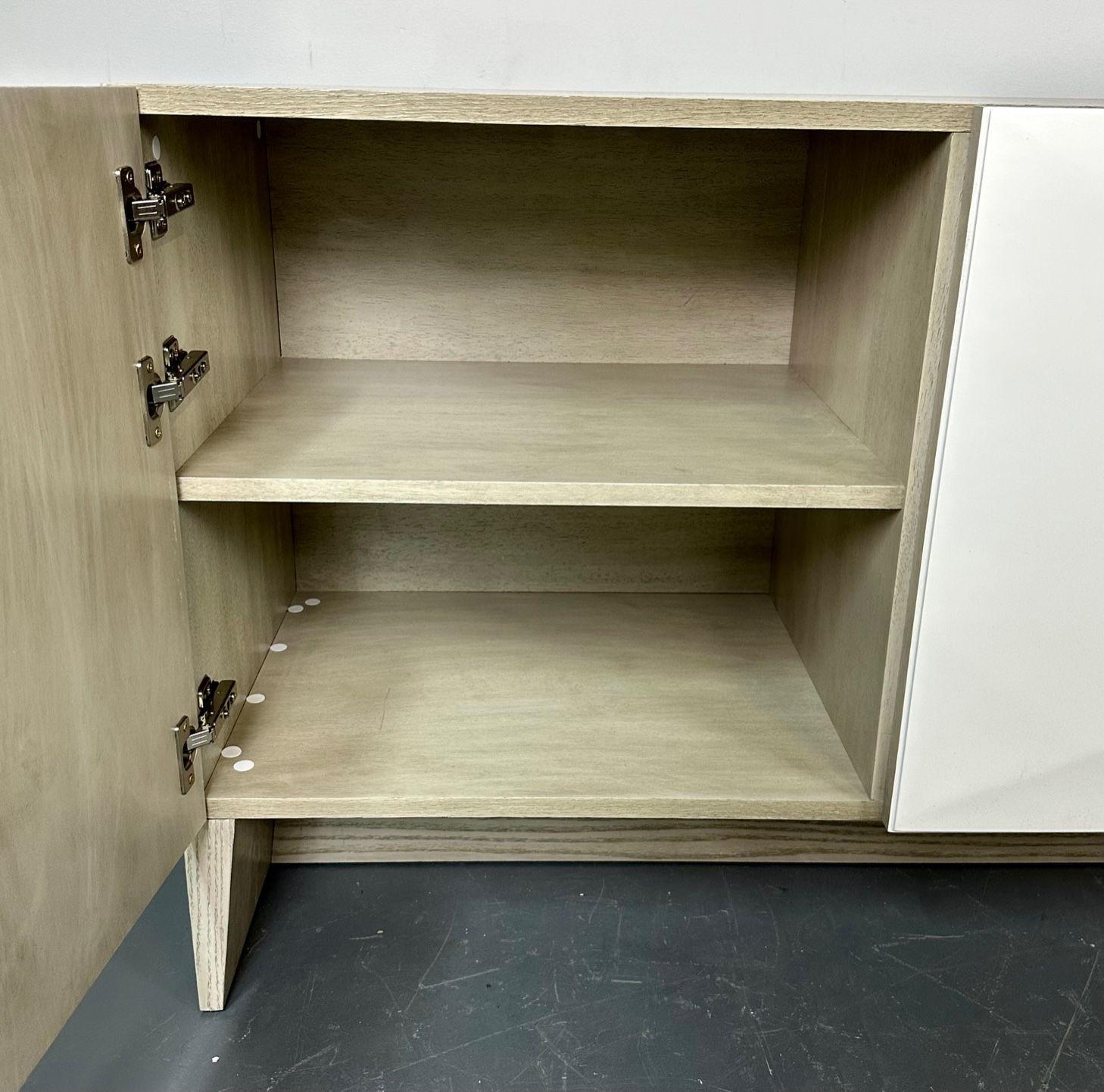 Commode, buffet, armoire en chêne céruse géométrique moderne, laquée blanche en vente 11