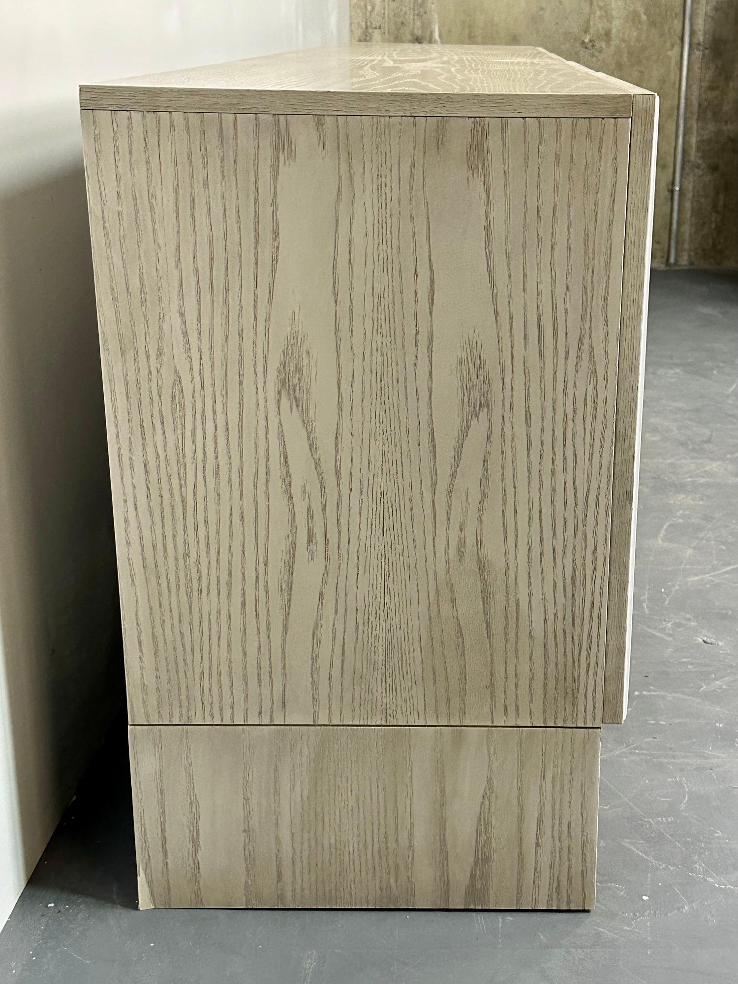 Comò, credenza, armadio moderno geometrico in Oak Oak, laccato bianco in vendita 2