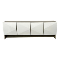 Geometrische Kommode aus Ceruse-Eiche, Sideboard, Schrank, weiß lackiert, modern