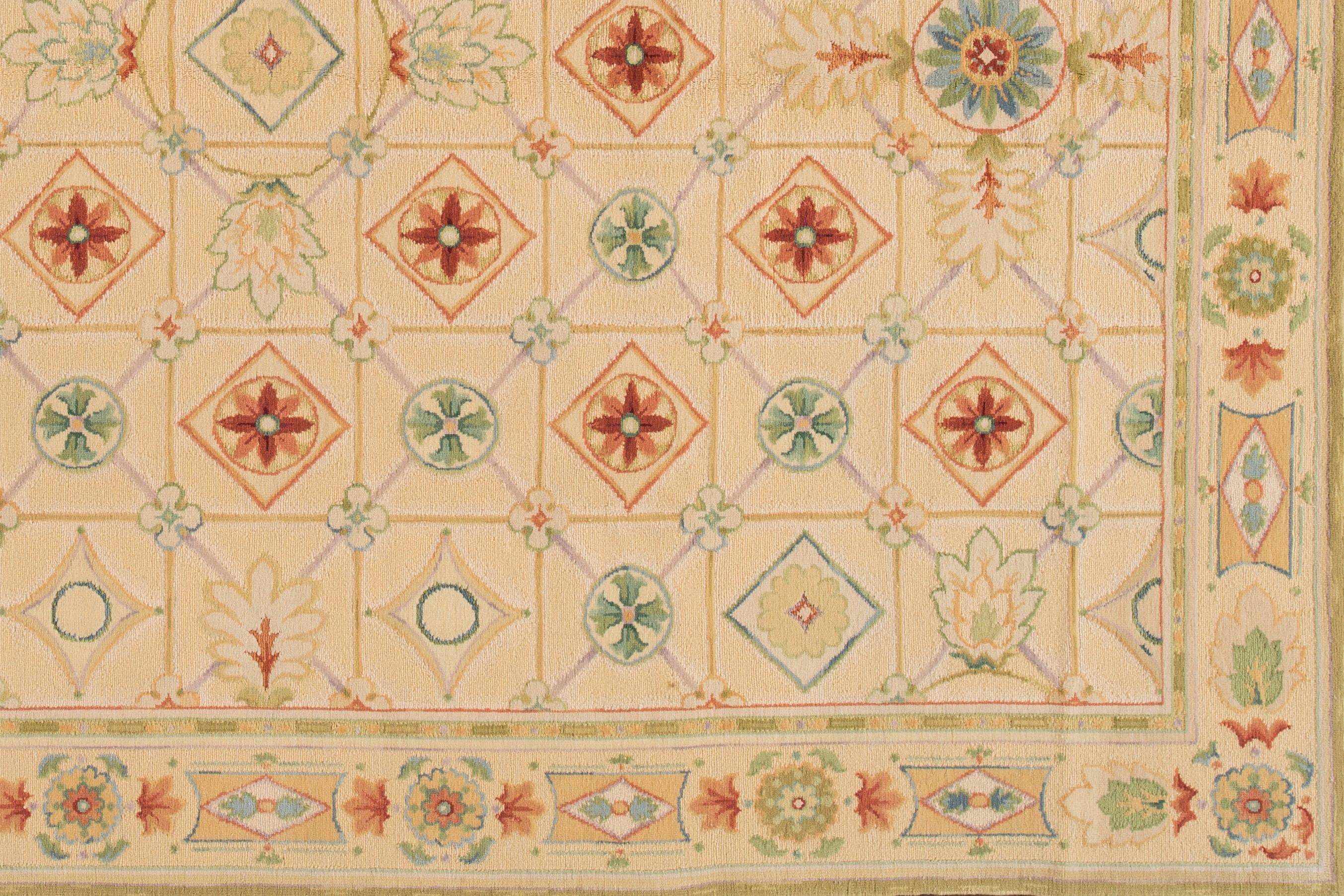 Moderner geometrisch gestalteter indischer Wollteppich in Beige, modern (Handgeknüpft) im Angebot