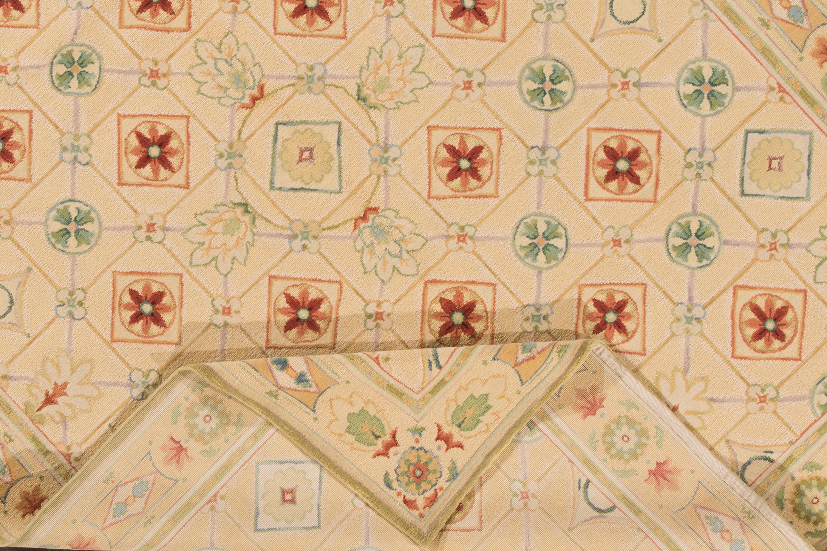 Moderner geometrisch gestalteter indischer Wollteppich in Beige, modern im Zustand „Neu“ im Angebot in Norwalk, CT